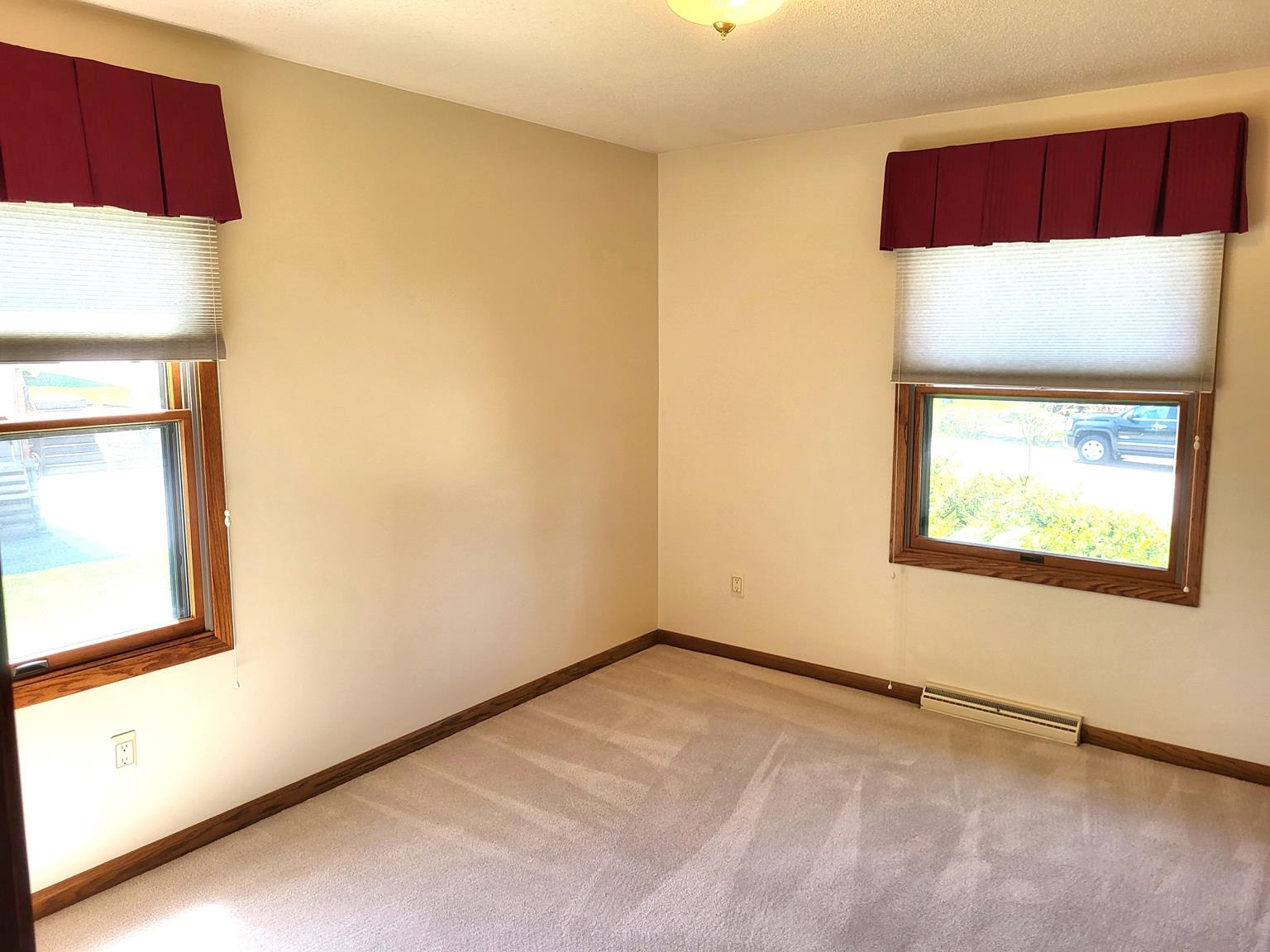 411 N ADAMS AVENUE, Marshfield, Wisconsin 54449, 3 Bedrooms Bedrooms, ,2 BathroomsBathrooms,Residential,For Sale,411 N ADAMS AVENUE,22501832