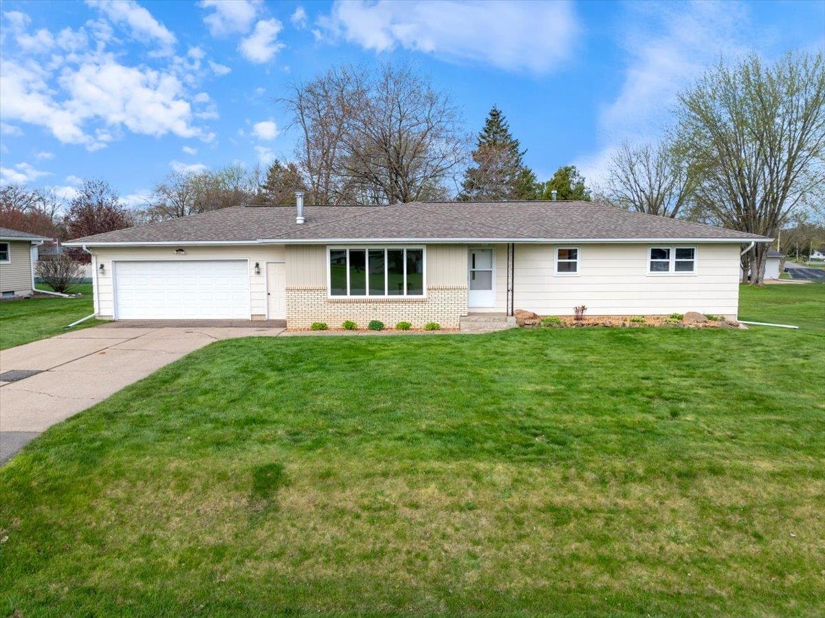 522 N AUBURN AVENUE, Marshfield, Wisconsin 54449, 3 Bedrooms Bedrooms, ,1 BathroomBathrooms,Residential,For Sale,522 N AUBURN AVENUE,22501848
