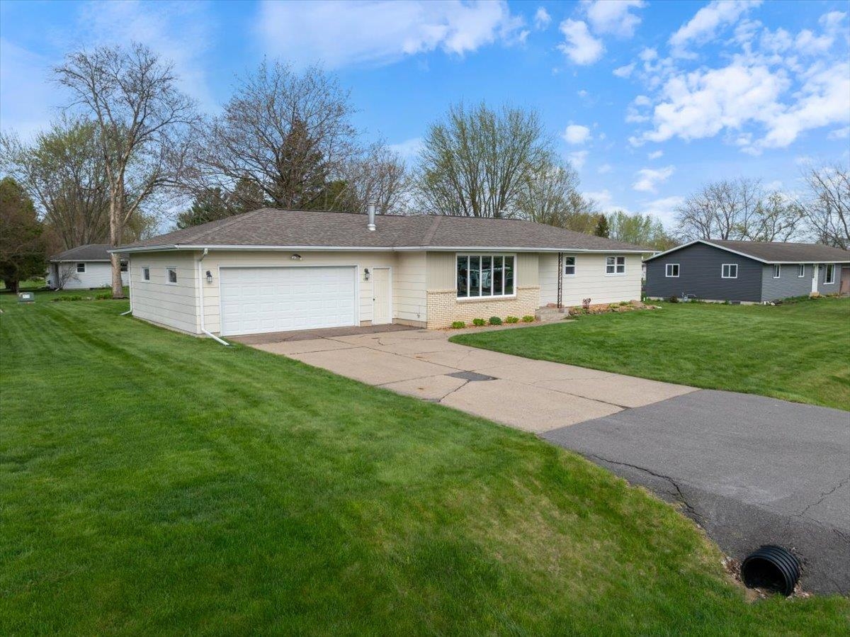 522 N AUBURN AVENUE, Marshfield, Wisconsin 54449, 3 Bedrooms Bedrooms, ,1 BathroomBathrooms,Residential,For Sale,522 N AUBURN AVENUE,22501848