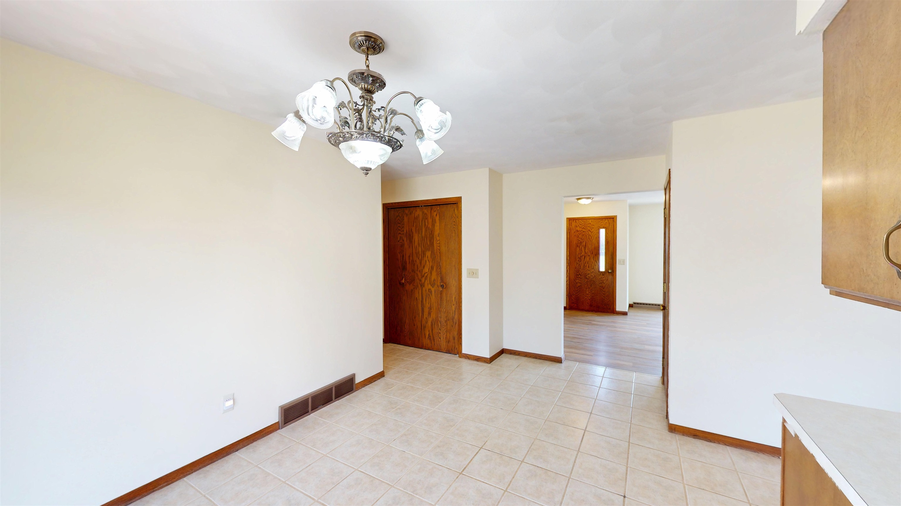 522 N AUBURN AVENUE, Marshfield, Wisconsin 54449, 3 Bedrooms Bedrooms, ,1 BathroomBathrooms,Residential,For Sale,522 N AUBURN AVENUE,22501848
