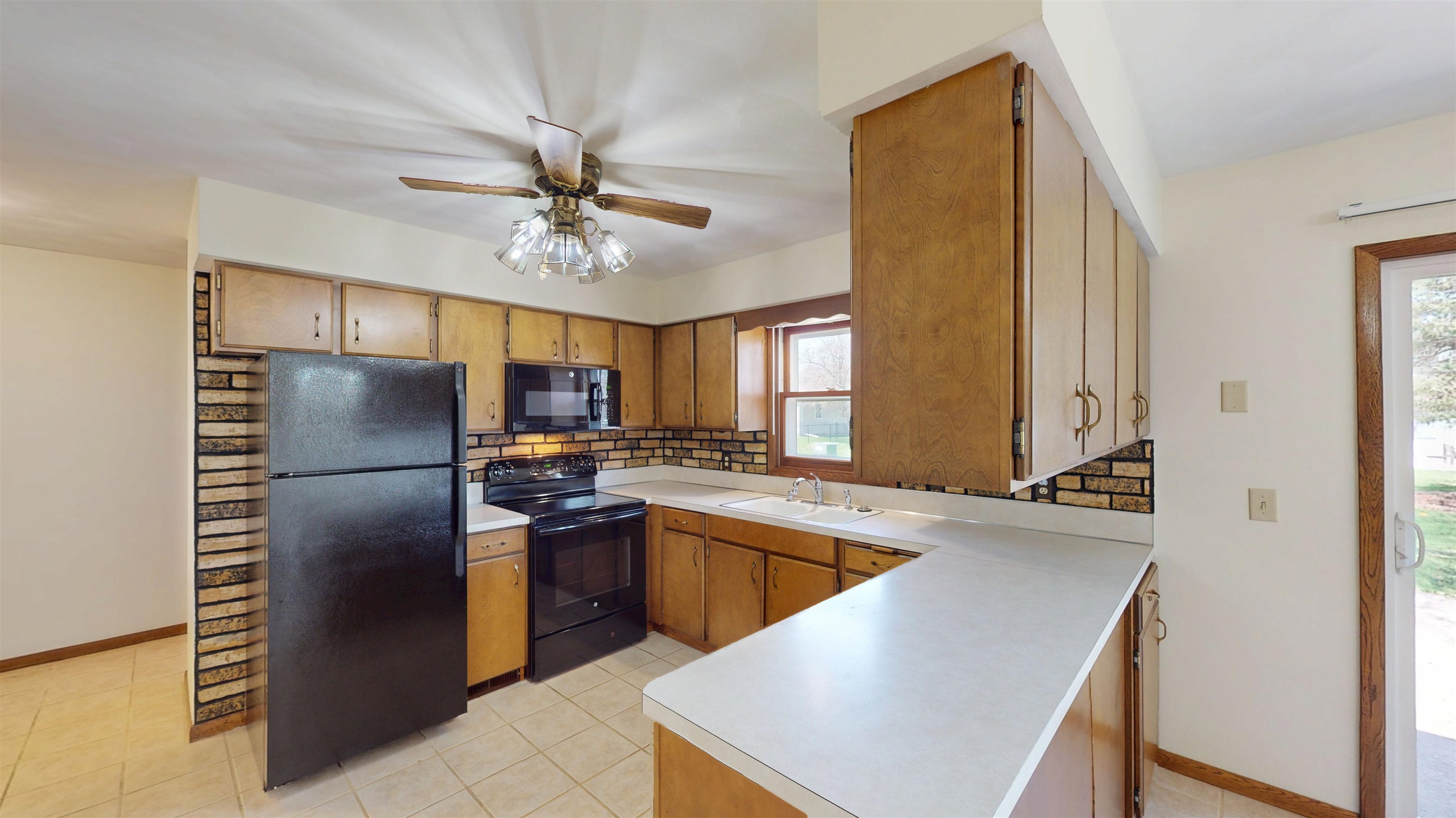 522 N AUBURN AVENUE, Marshfield, Wisconsin 54449, 3 Bedrooms Bedrooms, ,1 BathroomBathrooms,Residential,For Sale,522 N AUBURN AVENUE,22501848
