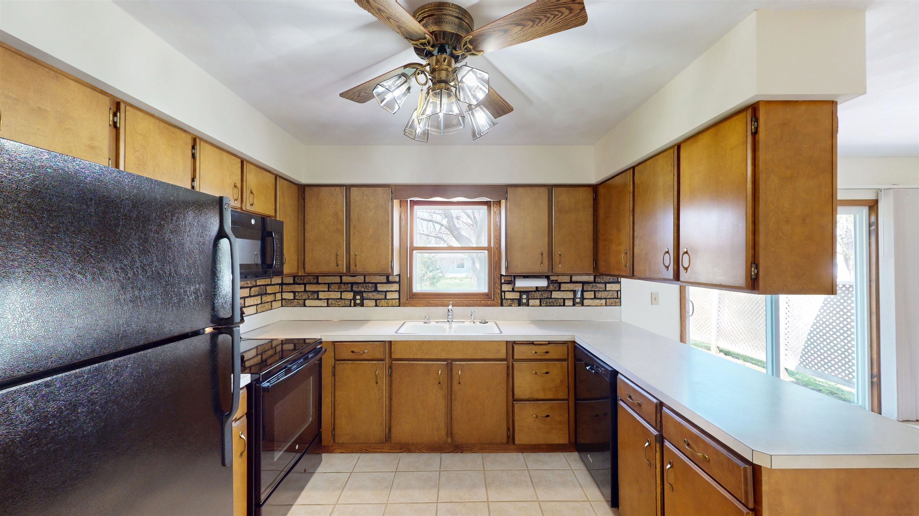 522 N AUBURN AVENUE, Marshfield, Wisconsin 54449, 3 Bedrooms Bedrooms, ,1 BathroomBathrooms,Residential,For Sale,522 N AUBURN AVENUE,22501848