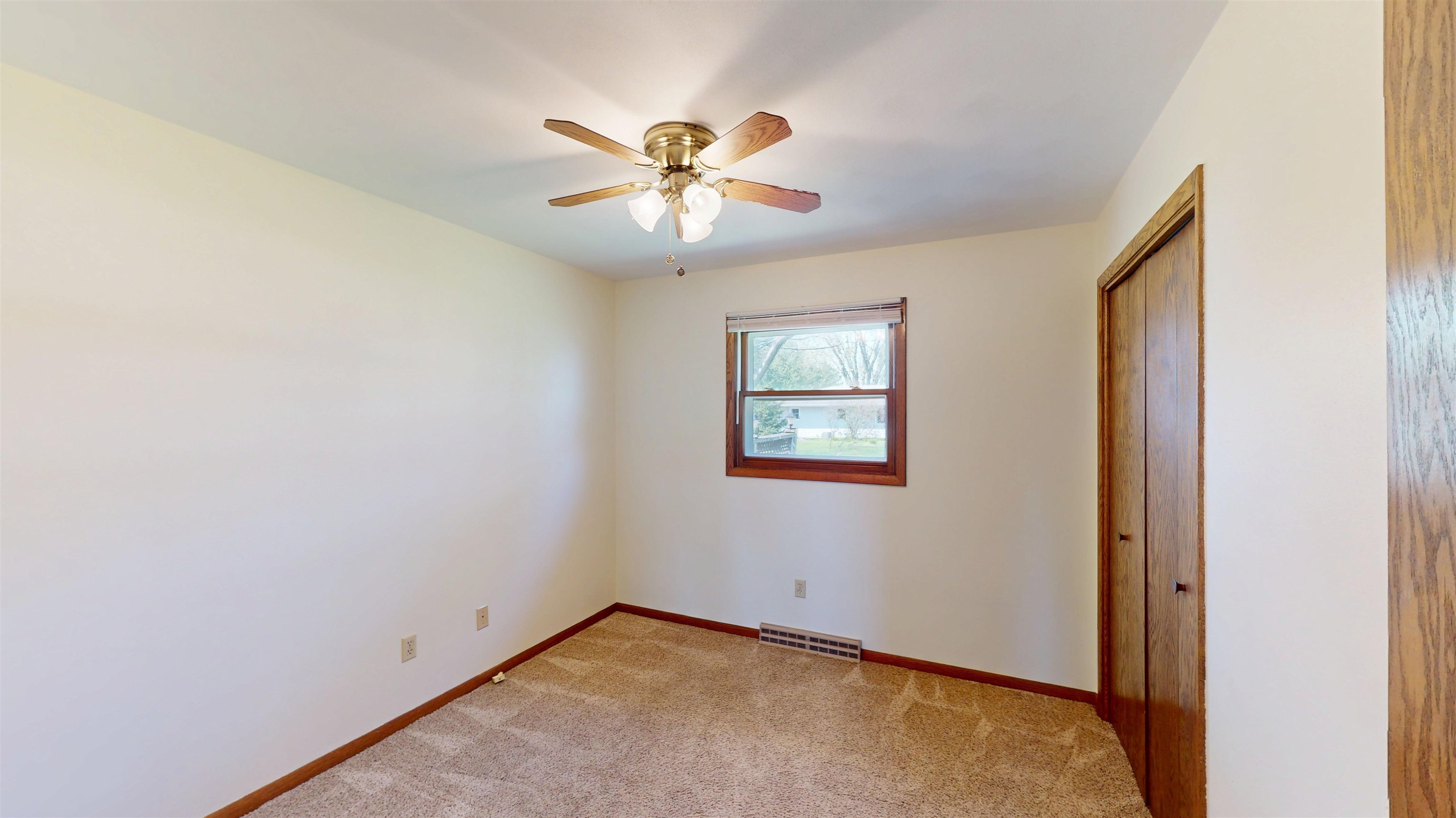 522 N AUBURN AVENUE, Marshfield, Wisconsin 54449, 3 Bedrooms Bedrooms, ,1 BathroomBathrooms,Residential,For Sale,522 N AUBURN AVENUE,22501848