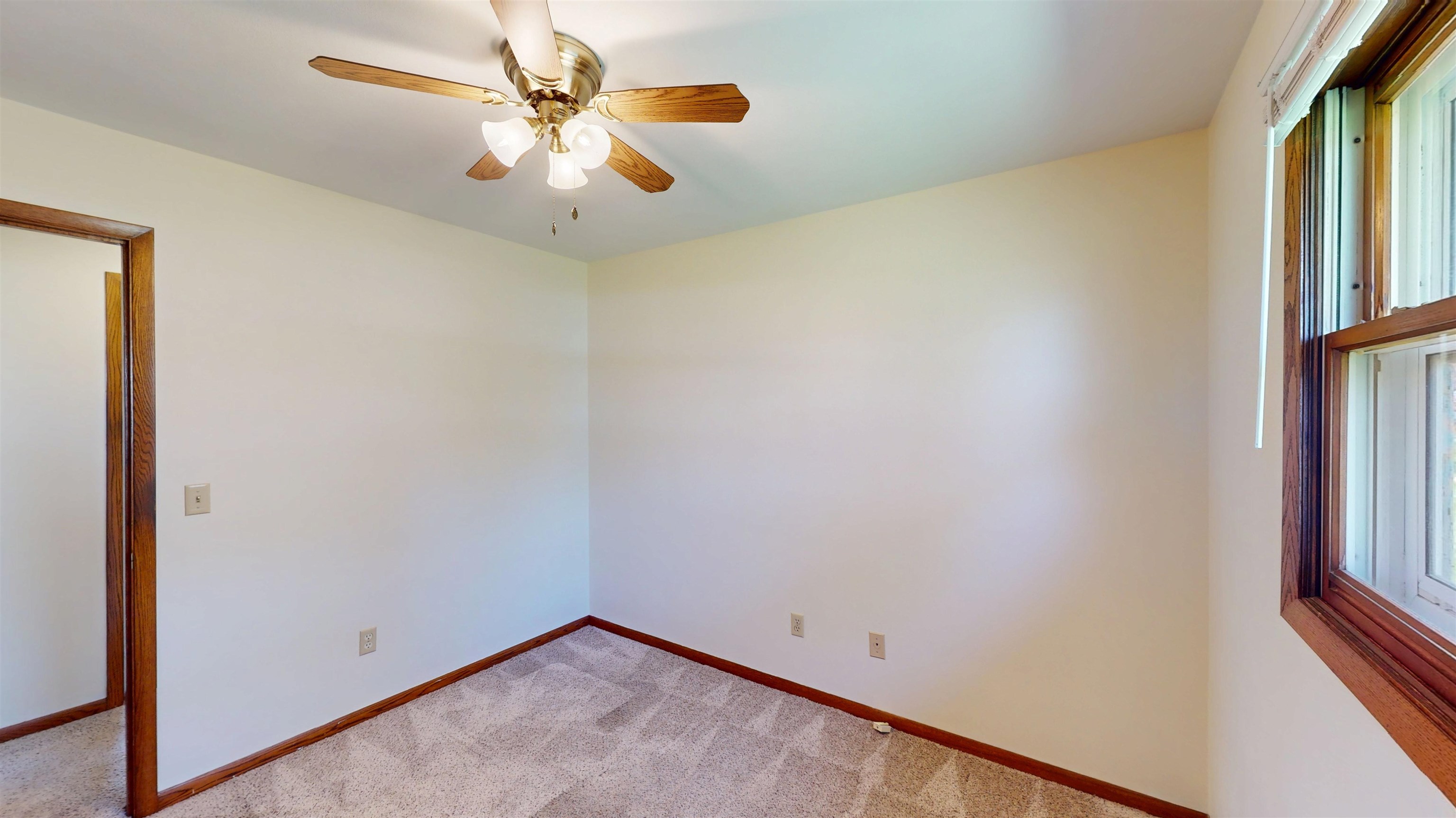 522 N AUBURN AVENUE, Marshfield, Wisconsin 54449, 3 Bedrooms Bedrooms, ,1 BathroomBathrooms,Residential,For Sale,522 N AUBURN AVENUE,22501848