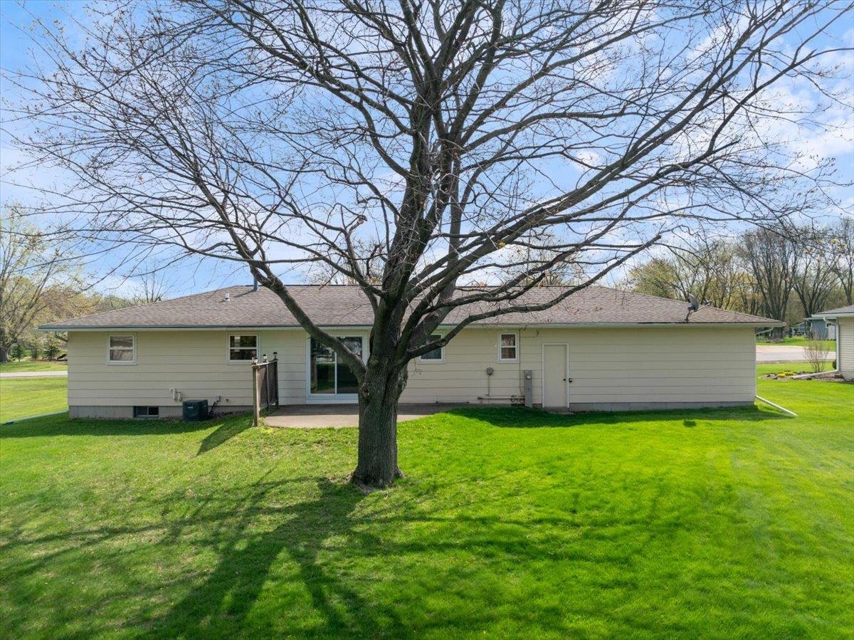 522 N AUBURN AVENUE, Marshfield, Wisconsin 54449, 3 Bedrooms Bedrooms, ,1 BathroomBathrooms,Residential,For Sale,522 N AUBURN AVENUE,22501848