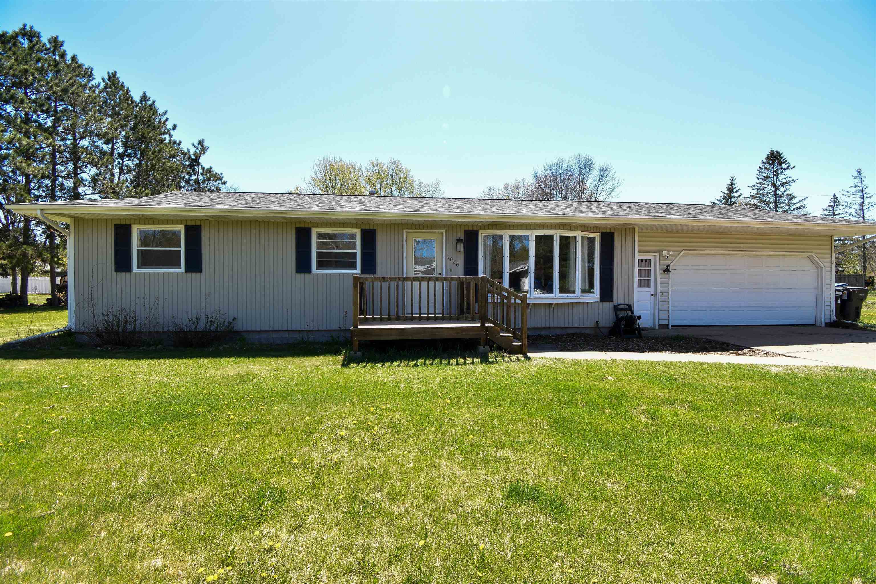 1020 LAKEWOOD LANE, Wisconsin Rapids, Wisconsin 54494, 3 Bedrooms Bedrooms, ,1 BathroomBathrooms,Residential,For Sale,1020 LAKEWOOD LANE,22501857