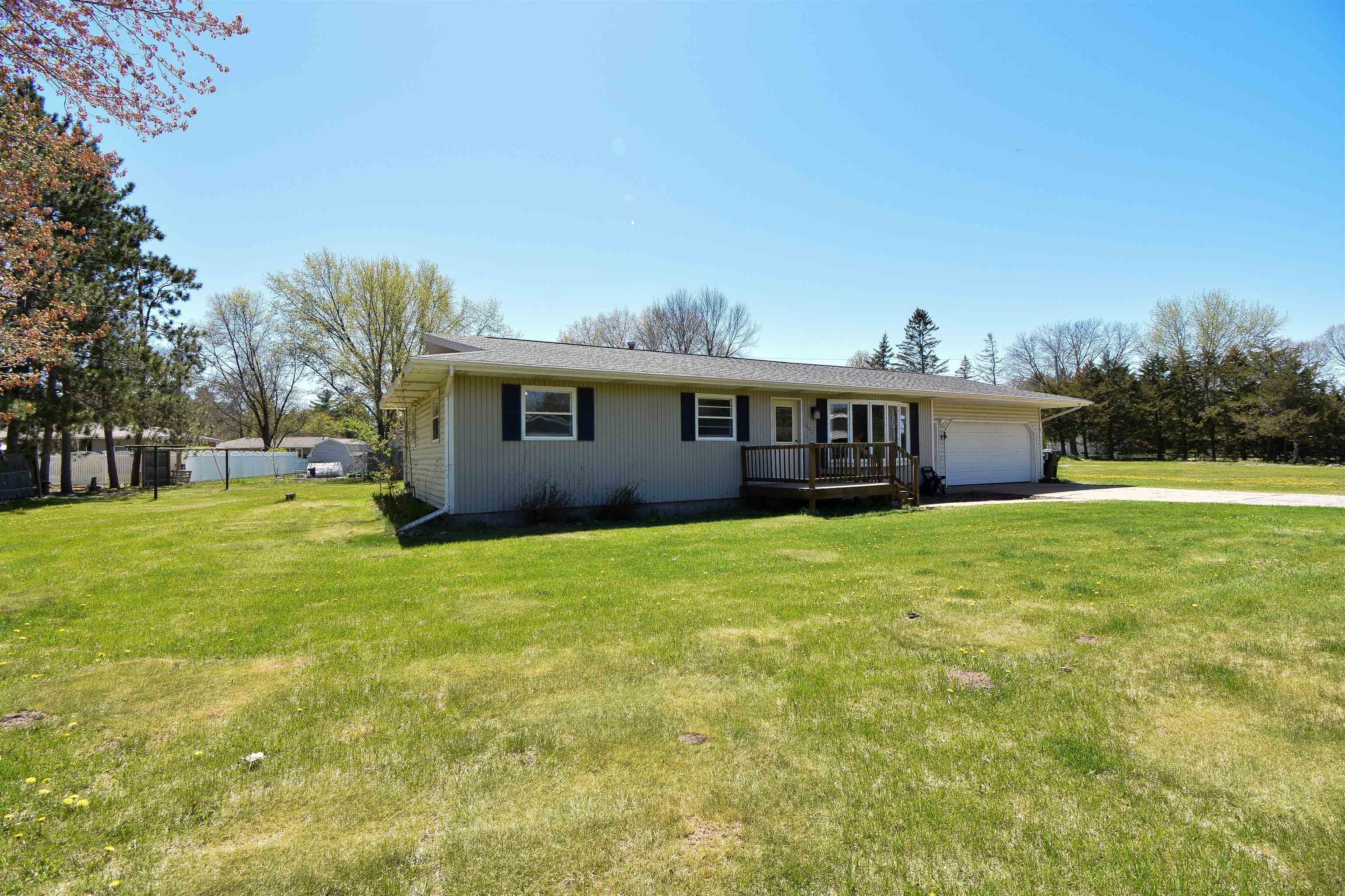 1020 LAKEWOOD LANE, Wisconsin Rapids, Wisconsin 54494, 3 Bedrooms Bedrooms, ,1 BathroomBathrooms,Residential,For Sale,1020 LAKEWOOD LANE,22501857