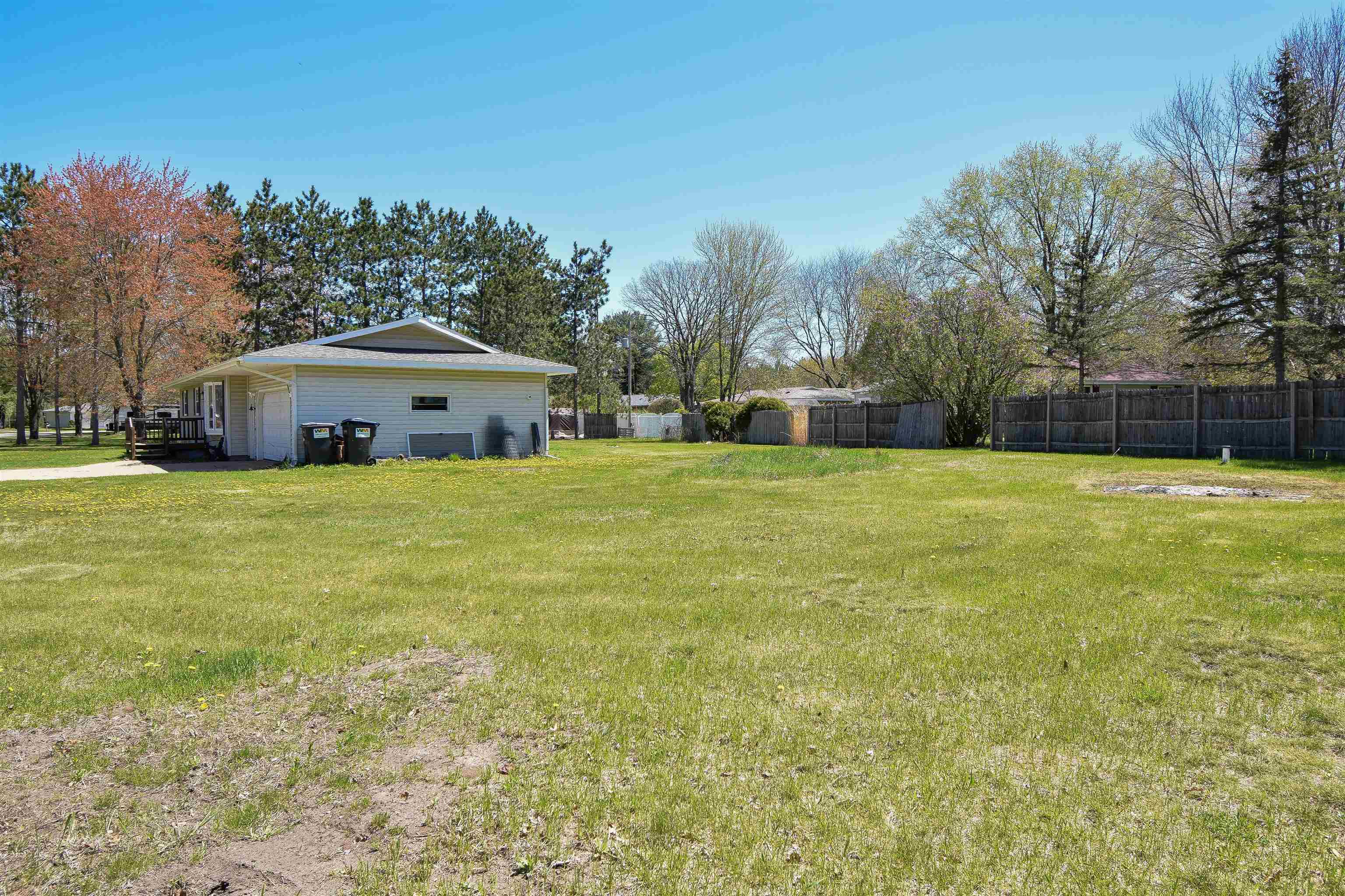 1020 LAKEWOOD LANE, Wisconsin Rapids, Wisconsin 54494, 3 Bedrooms Bedrooms, ,1 BathroomBathrooms,Residential,For Sale,1020 LAKEWOOD LANE,22501857