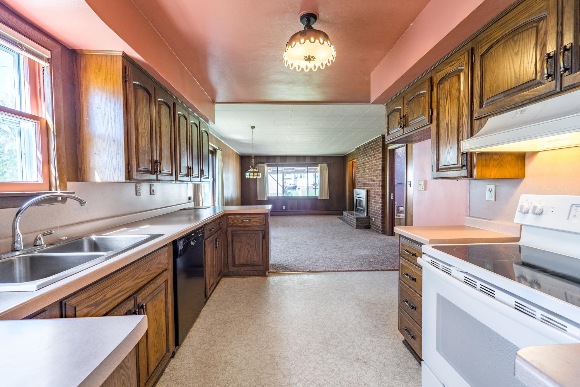 506 N 1ST AVENUE, Wausau, Wisconsin 54401, 3 Bedrooms Bedrooms, ,2 BathroomsBathrooms,Residential,For Sale,506 N 1ST AVENUE,22501865
