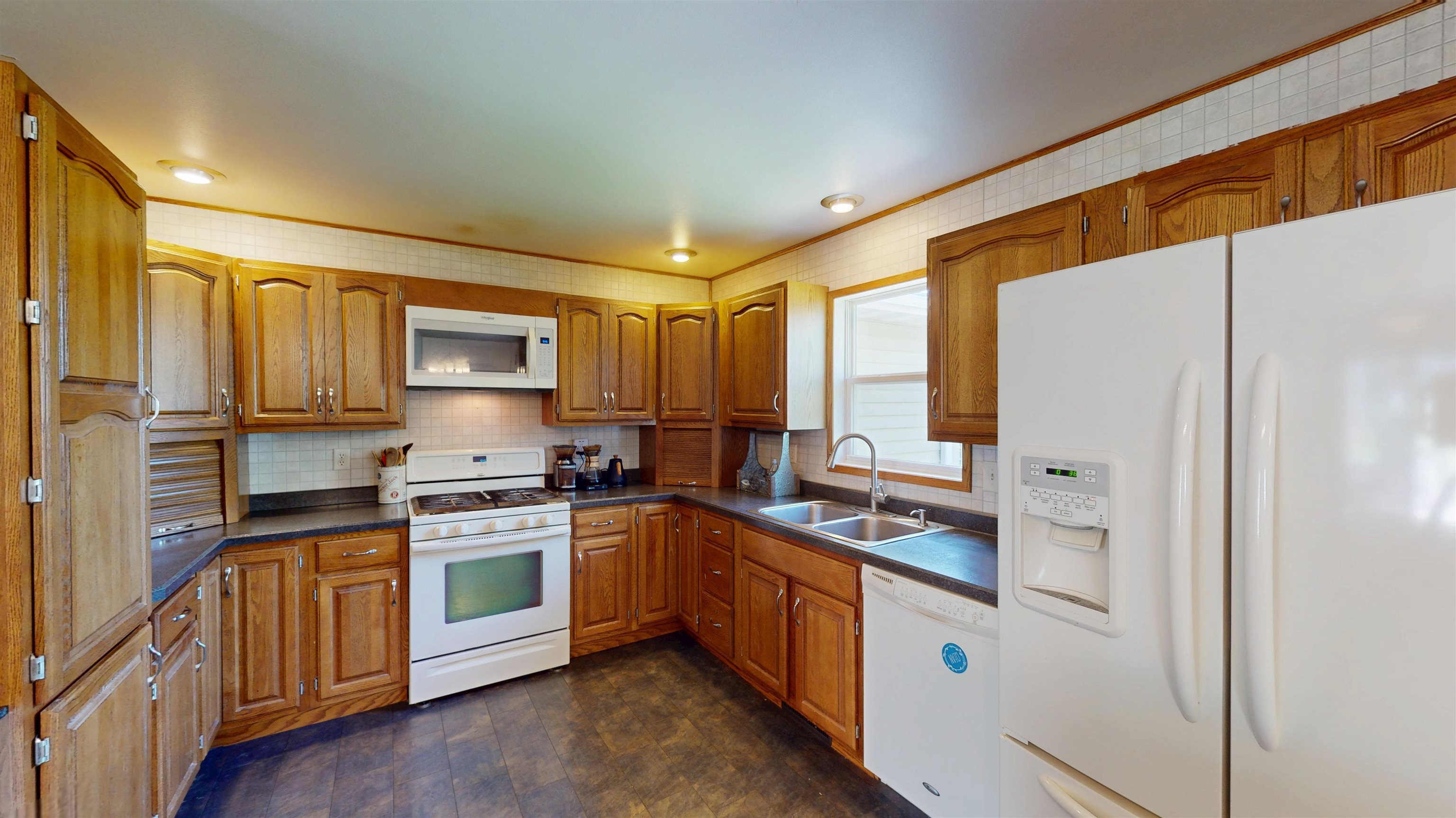 602 W CAROL STREET, Colby, Wisconsin 54421, 3 Bedrooms Bedrooms, ,2 BathroomsBathrooms,Residential,For Sale,602 W CAROL STREET,22501890