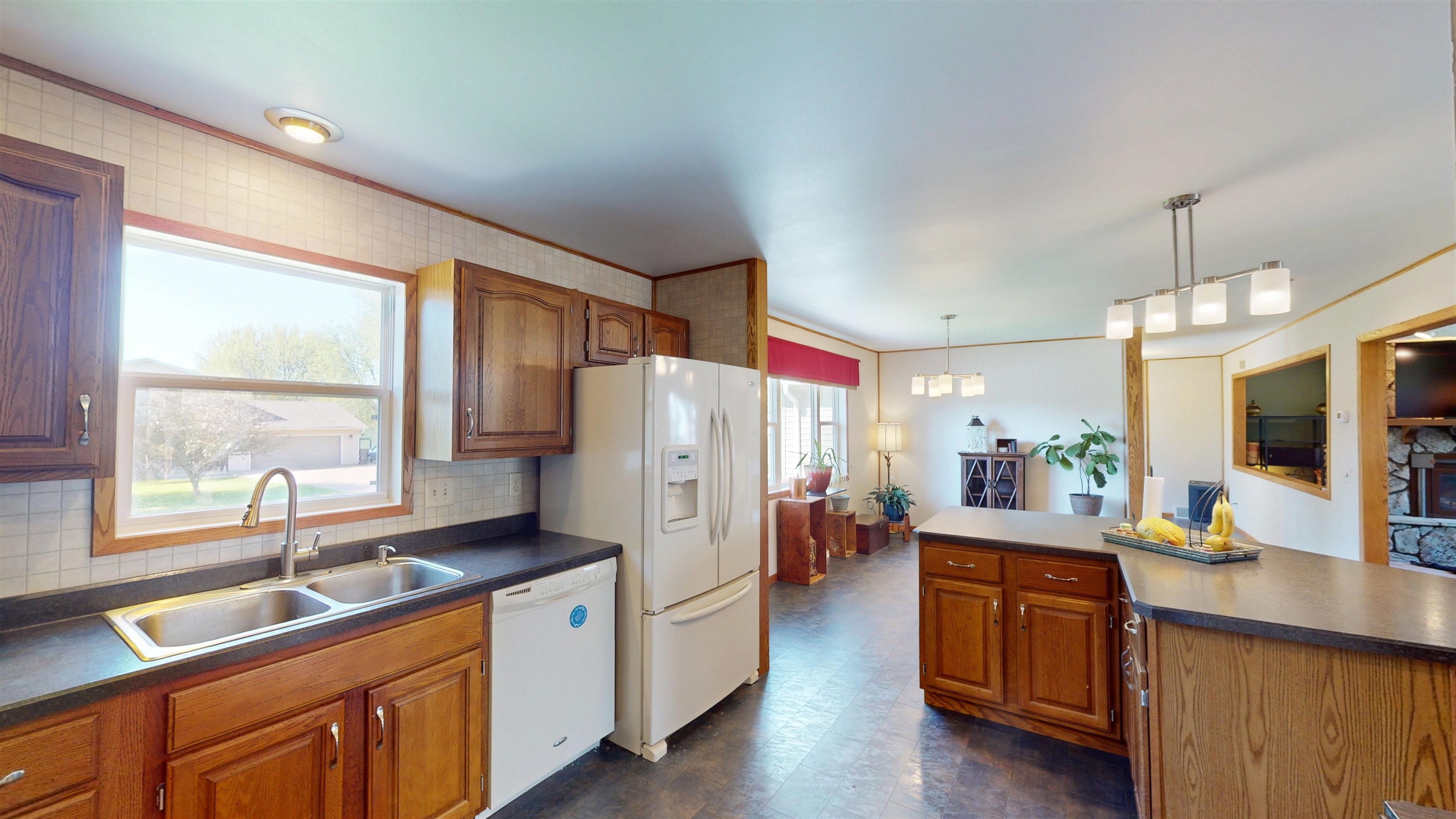 602 W CAROL STREET, Colby, Wisconsin 54421, 3 Bedrooms Bedrooms, ,2 BathroomsBathrooms,Residential,For Sale,602 W CAROL STREET,22501890