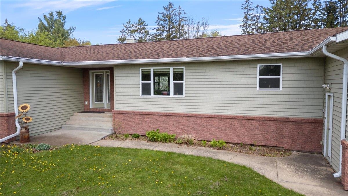 602 W CAROL STREET, Colby, Wisconsin 54421, 3 Bedrooms Bedrooms, ,2 BathroomsBathrooms,Residential,For Sale,602 W CAROL STREET,22501890