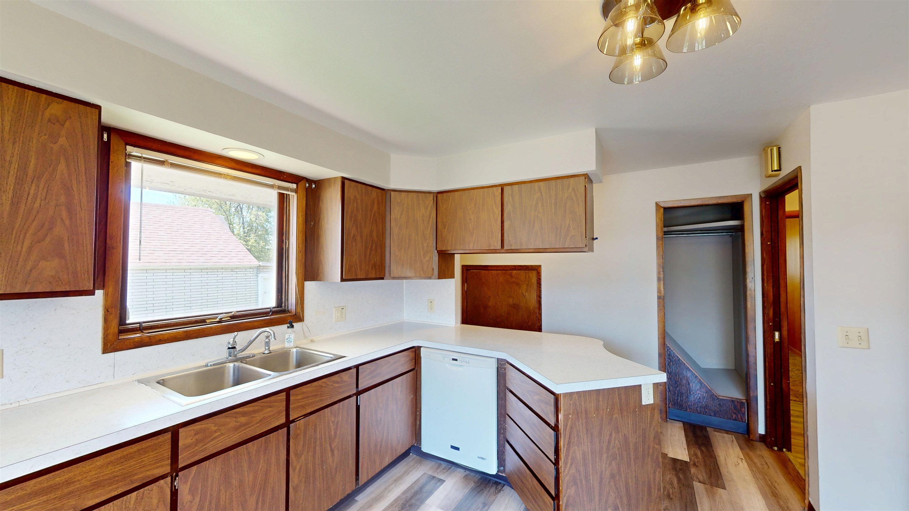 212 E 5TH STREET, Marshfield, Wisconsin 54449, 3 Bedrooms Bedrooms, 7 Rooms Rooms,1 BathroomBathrooms,Multi-family,For Sale,212 E 5TH STREET,22501893