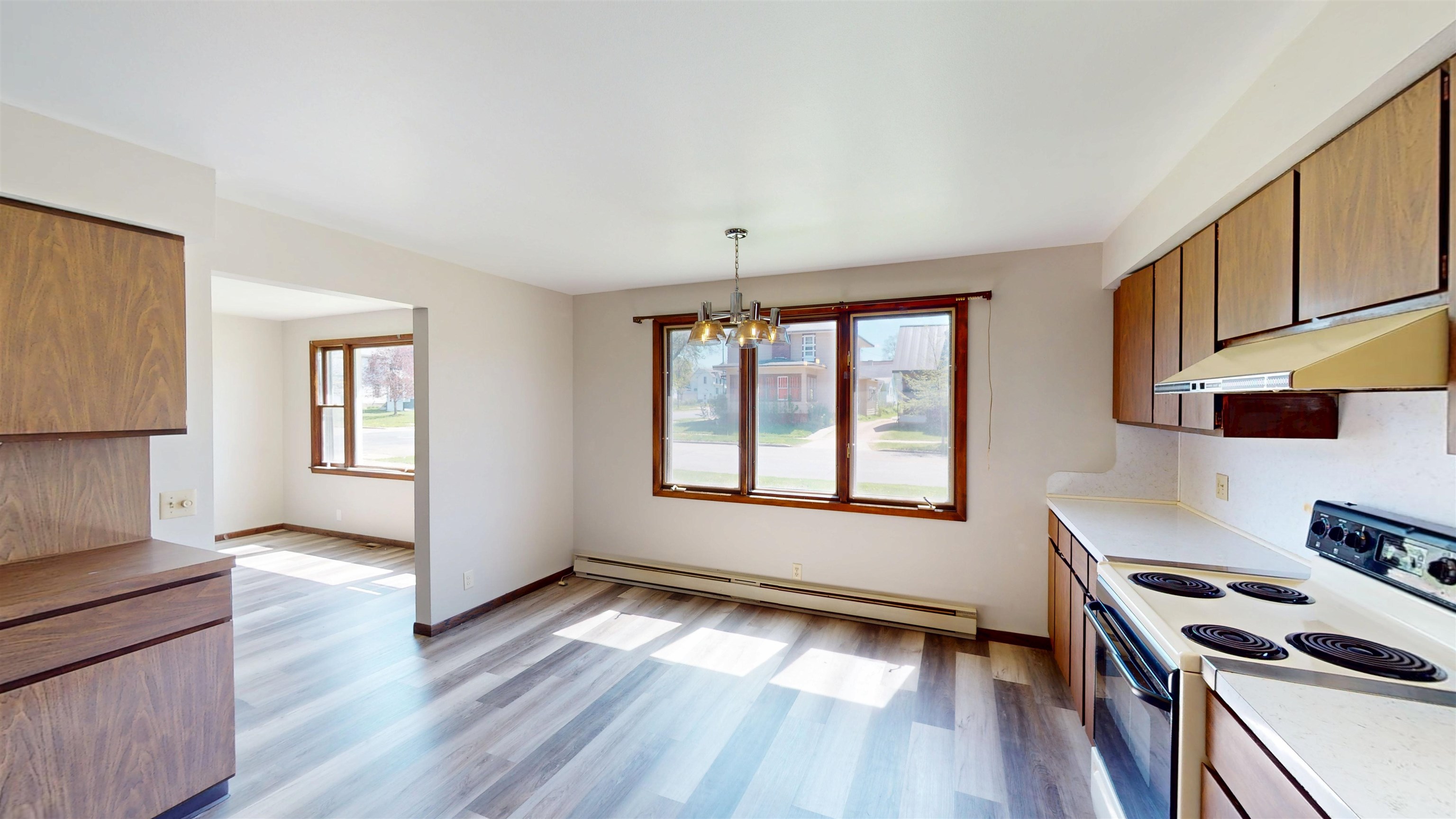 212 E 5TH STREET, Marshfield, Wisconsin 54449, 3 Bedrooms Bedrooms, 7 Rooms Rooms,1 BathroomBathrooms,Multi-family,For Sale,212 E 5TH STREET,22501893