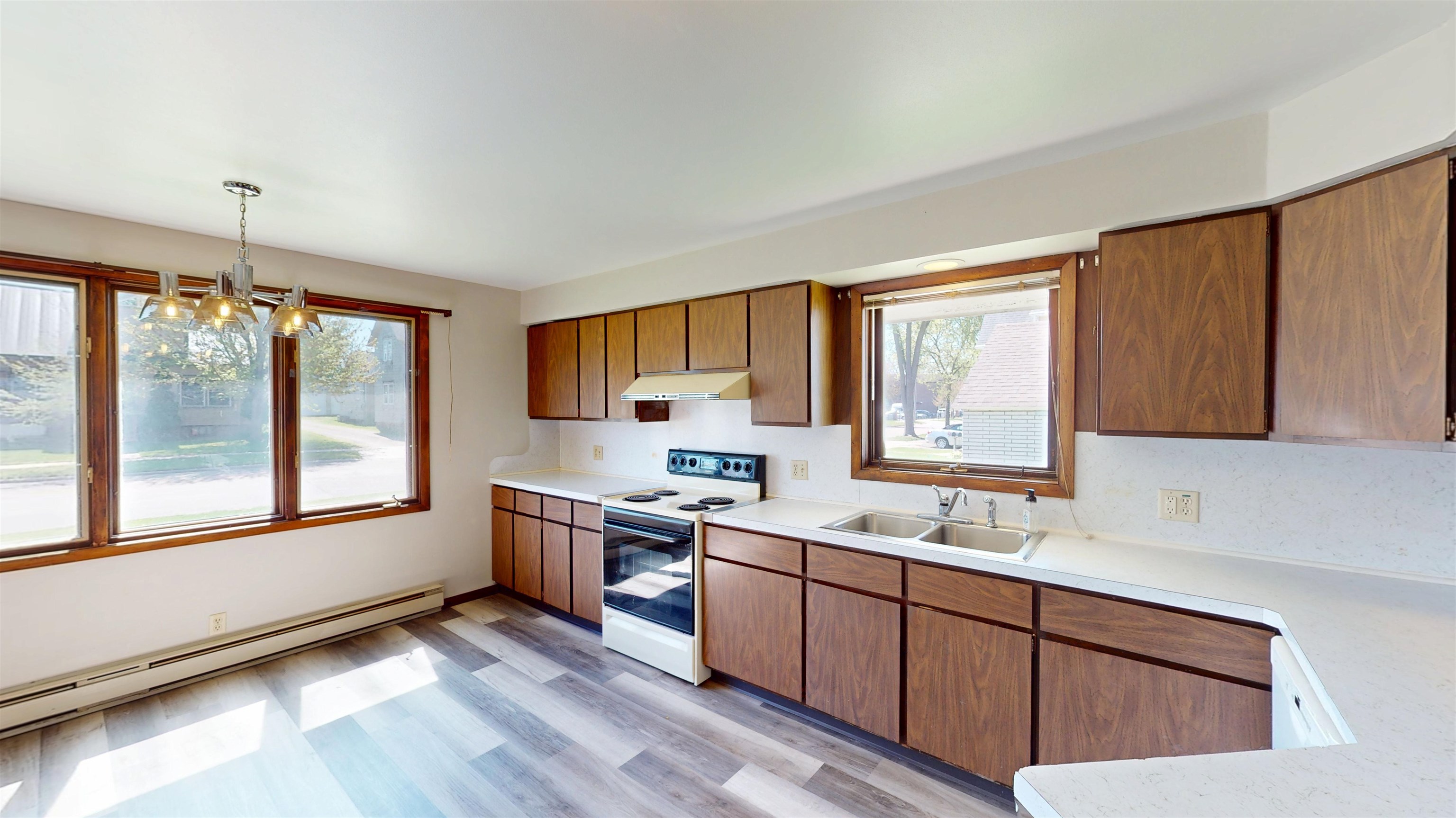 212 E 5TH STREET, Marshfield, Wisconsin 54449, 3 Bedrooms Bedrooms, 7 Rooms Rooms,1 BathroomBathrooms,Multi-family,For Sale,212 E 5TH STREET,22501893