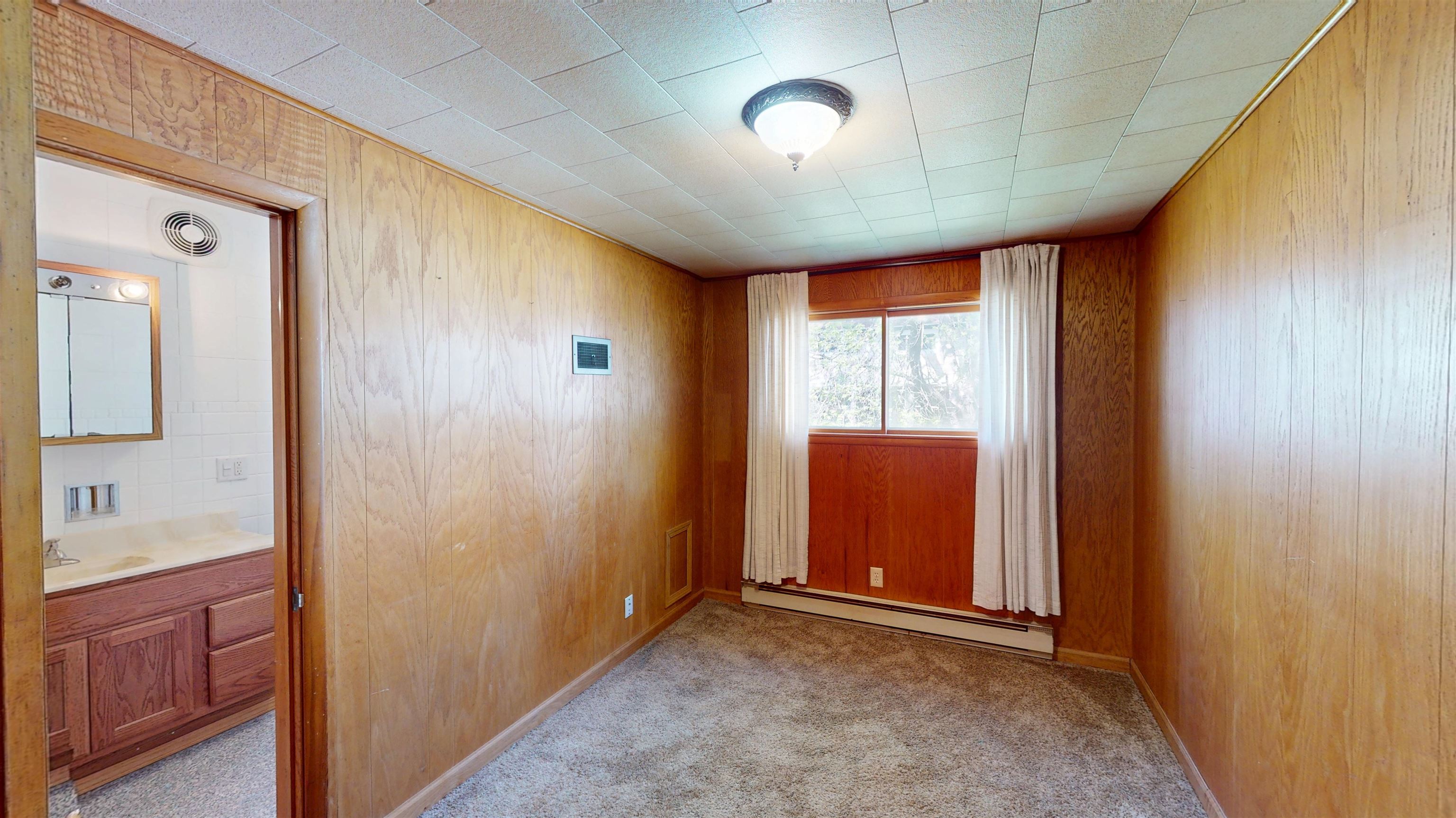 212 E 5TH STREET, Marshfield, Wisconsin 54449, 3 Bedrooms Bedrooms, 7 Rooms Rooms,1 BathroomBathrooms,Multi-family,For Sale,212 E 5TH STREET,22501893