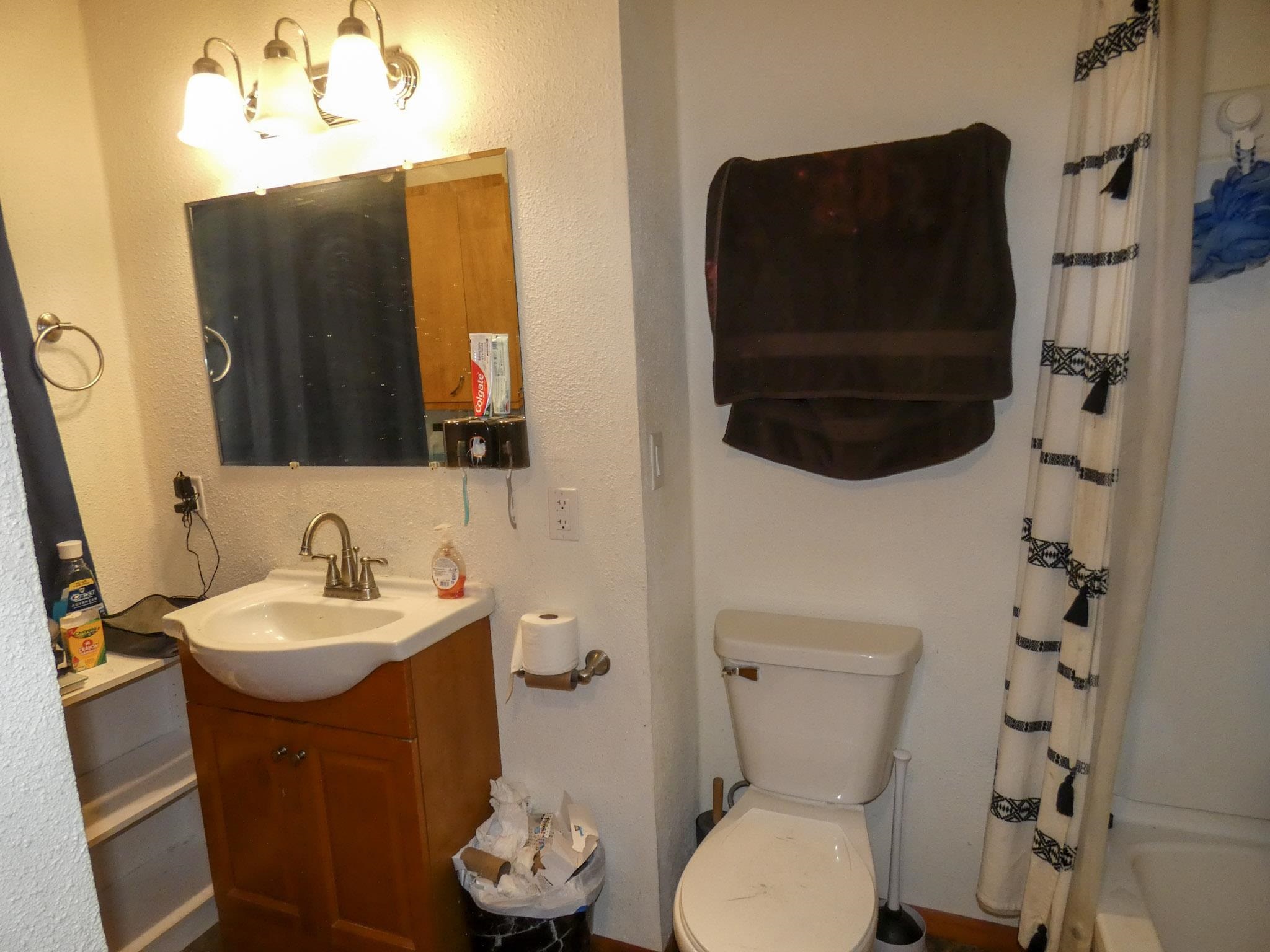 212 E 5TH STREET, Marshfield, Wisconsin 54449, 3 Bedrooms Bedrooms, 7 Rooms Rooms,1 BathroomBathrooms,Multi-family,For Sale,212 E 5TH STREET,22501893