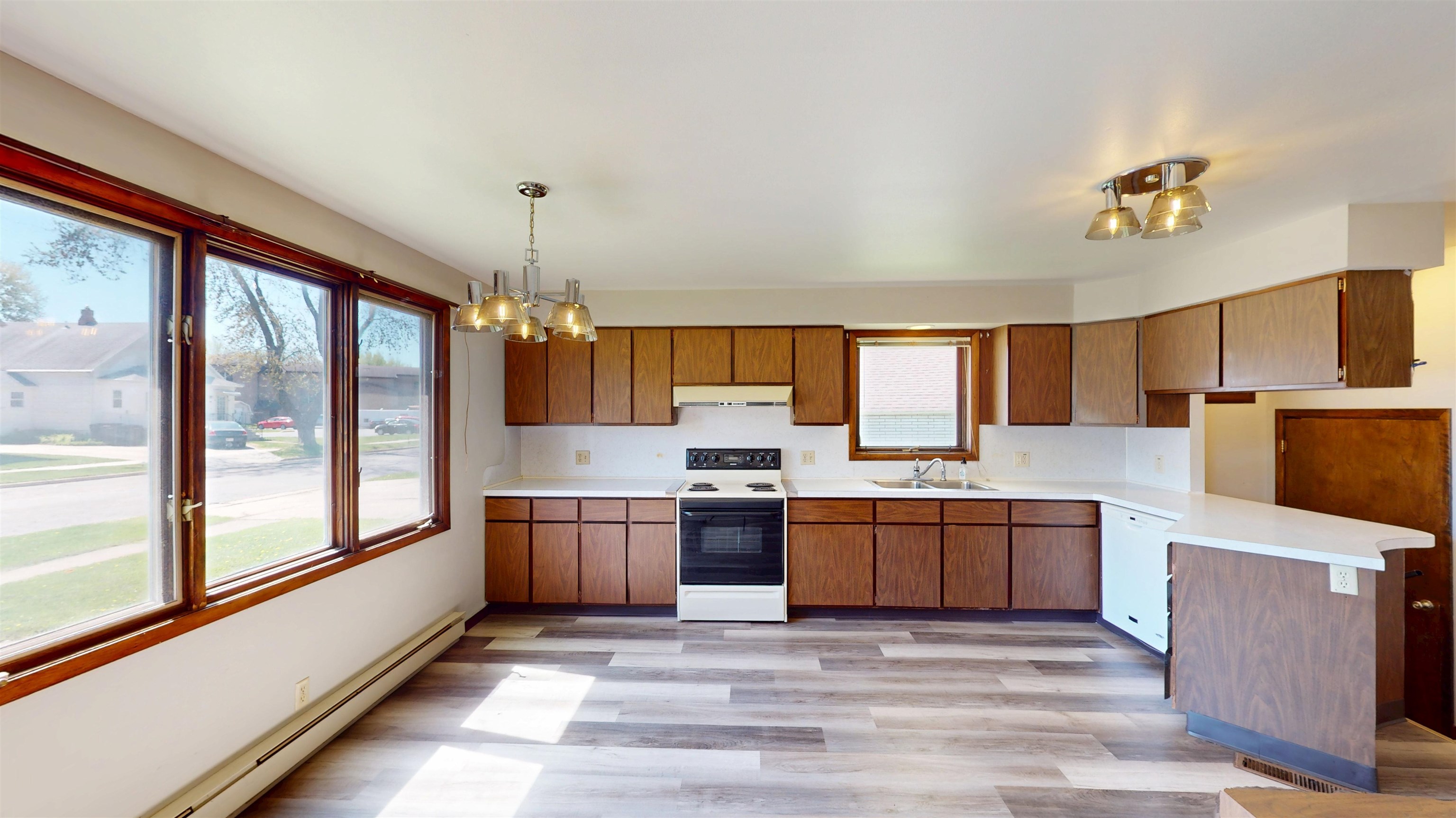 212 E 5TH STREET, Marshfield, Wisconsin 54449, 3 Bedrooms Bedrooms, 7 Rooms Rooms,1 BathroomBathrooms,Multi-family,For Sale,212 E 5TH STREET,22501893