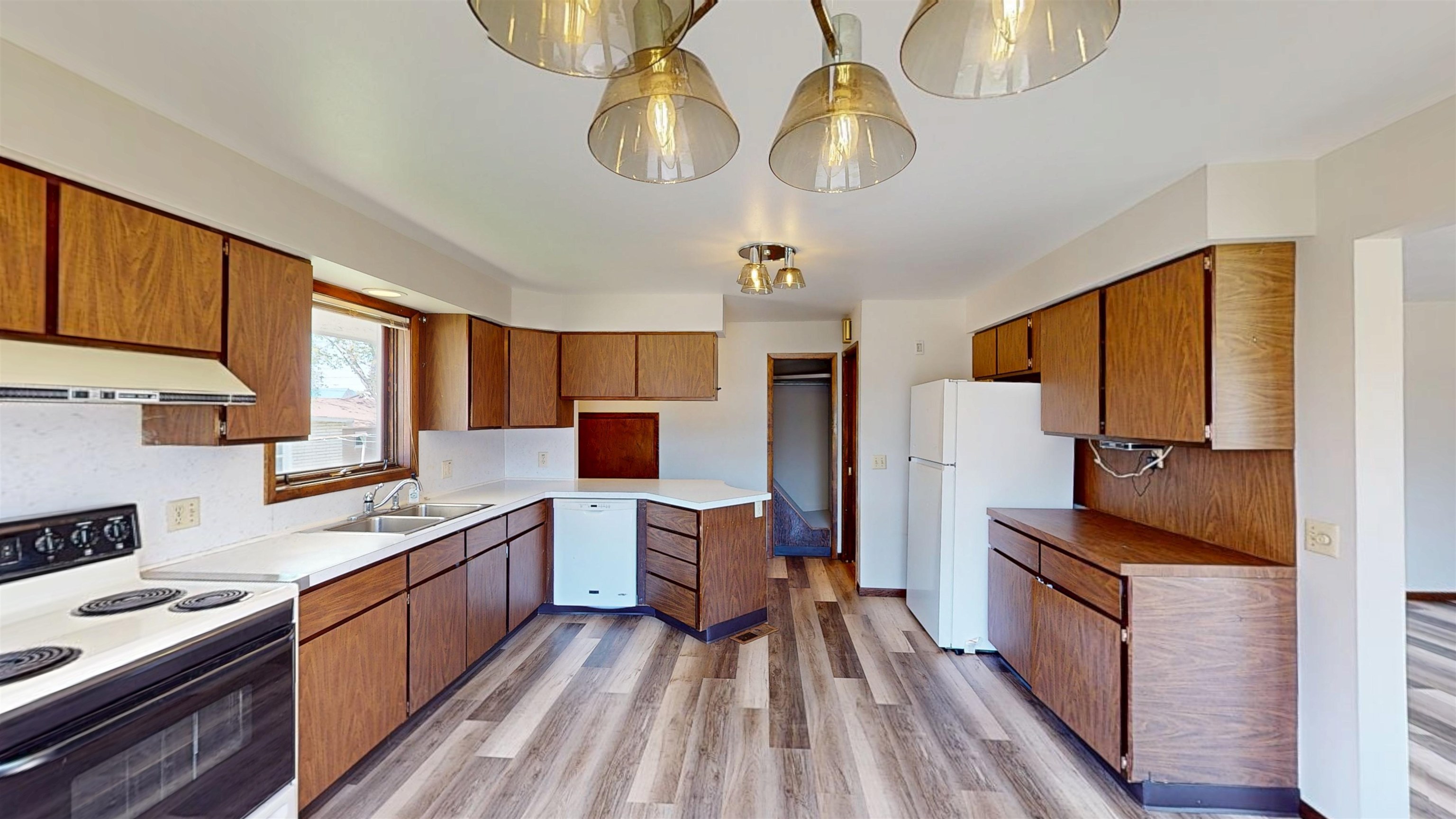 212 E 5TH STREET, Marshfield, Wisconsin 54449, 3 Bedrooms Bedrooms, 7 Rooms Rooms,1 BathroomBathrooms,Multi-family,For Sale,212 E 5TH STREET,22501893