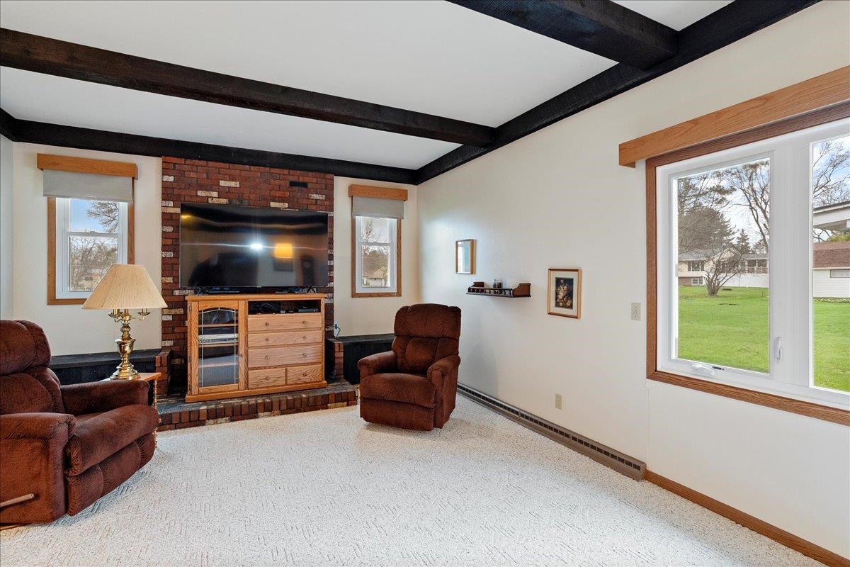 1408 S HEMLOCK AVENUE, Marshfield, Wisconsin 54449, 4 Bedrooms Bedrooms, ,2 BathroomsBathrooms,Residential,For Sale,1408 S HEMLOCK AVENUE,22501894