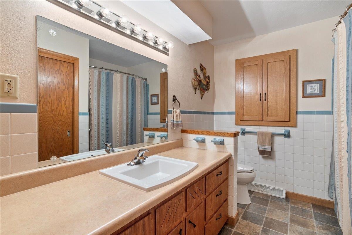1408 S HEMLOCK AVENUE, Marshfield, Wisconsin 54449, 4 Bedrooms Bedrooms, ,2 BathroomsBathrooms,Residential,For Sale,1408 S HEMLOCK AVENUE,22501894