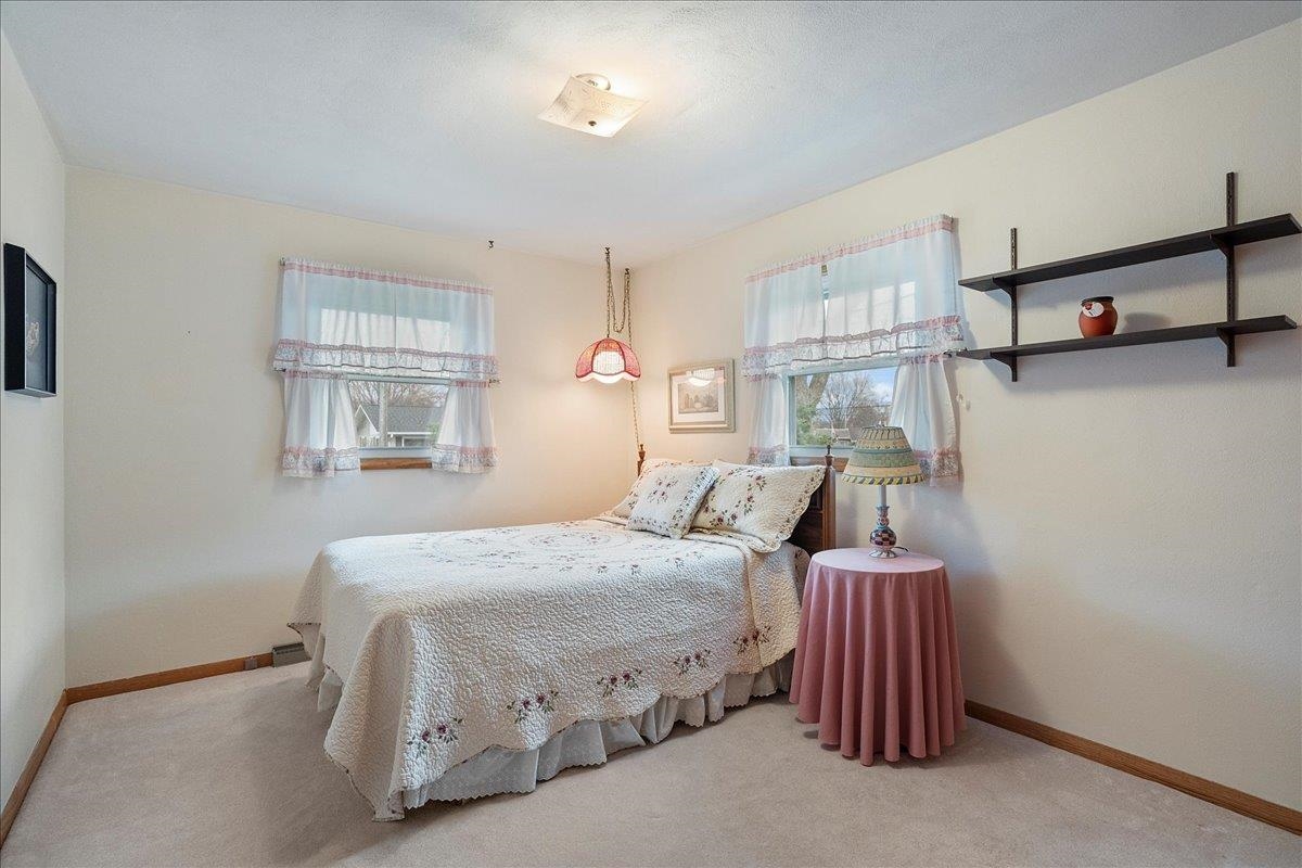 1408 S HEMLOCK AVENUE, Marshfield, Wisconsin 54449, 4 Bedrooms Bedrooms, ,2 BathroomsBathrooms,Residential,For Sale,1408 S HEMLOCK AVENUE,22501894