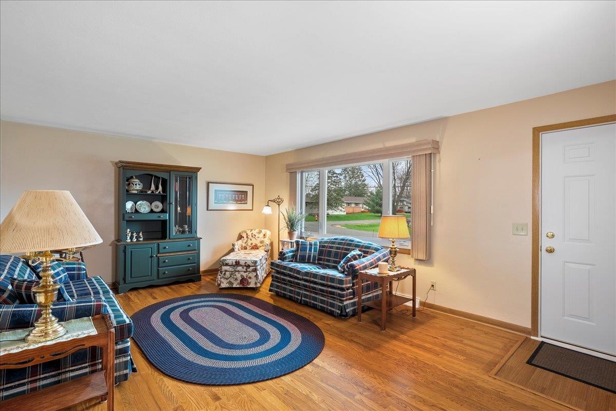 1408 S HEMLOCK AVENUE, Marshfield, Wisconsin 54449, 4 Bedrooms Bedrooms, ,2 BathroomsBathrooms,Residential,For Sale,1408 S HEMLOCK AVENUE,22501894