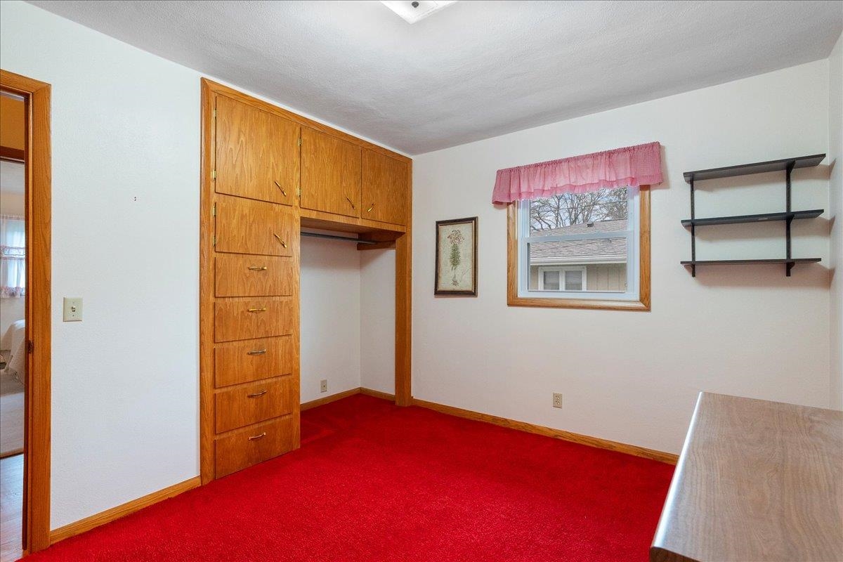 1408 S HEMLOCK AVENUE, Marshfield, Wisconsin 54449, 4 Bedrooms Bedrooms, ,2 BathroomsBathrooms,Residential,For Sale,1408 S HEMLOCK AVENUE,22501894