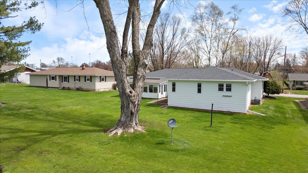 1408 S HEMLOCK AVENUE, Marshfield, Wisconsin 54449, 4 Bedrooms Bedrooms, ,2 BathroomsBathrooms,Residential,For Sale,1408 S HEMLOCK AVENUE,22501894