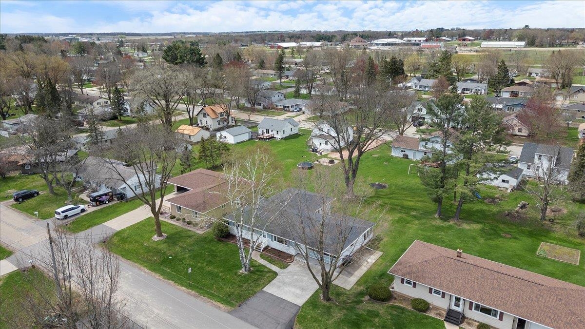 1408 S HEMLOCK AVENUE, Marshfield, Wisconsin 54449, 4 Bedrooms Bedrooms, ,2 BathroomsBathrooms,Residential,For Sale,1408 S HEMLOCK AVENUE,22501894