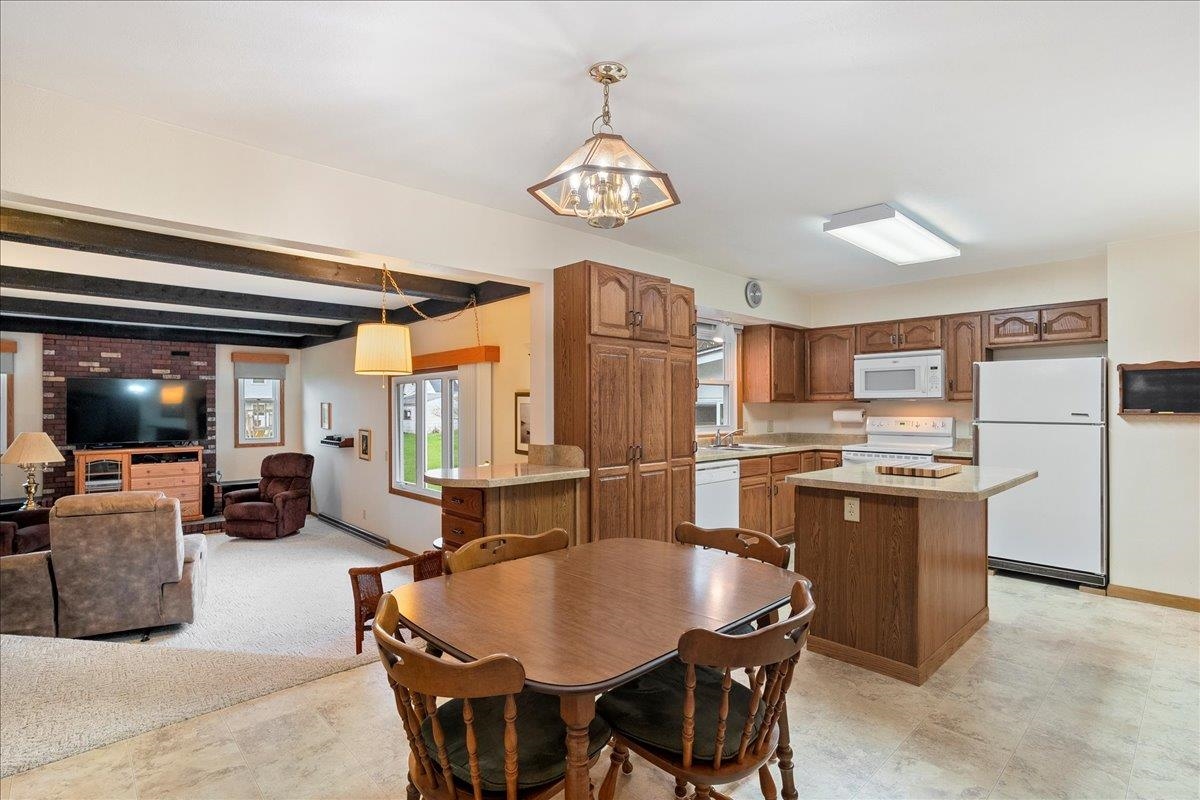 1408 S HEMLOCK AVENUE, Marshfield, Wisconsin 54449, 4 Bedrooms Bedrooms, ,2 BathroomsBathrooms,Residential,For Sale,1408 S HEMLOCK AVENUE,22501894