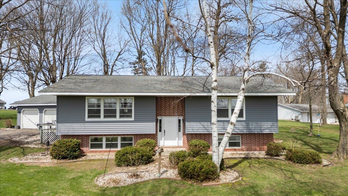 912 S 3RD AVENUE, Edgar, Wisconsin 54426, 4 Bedrooms Bedrooms, ,3 BathroomsBathrooms,Residential,For Sale,912 S 3RD AVENUE,22501967