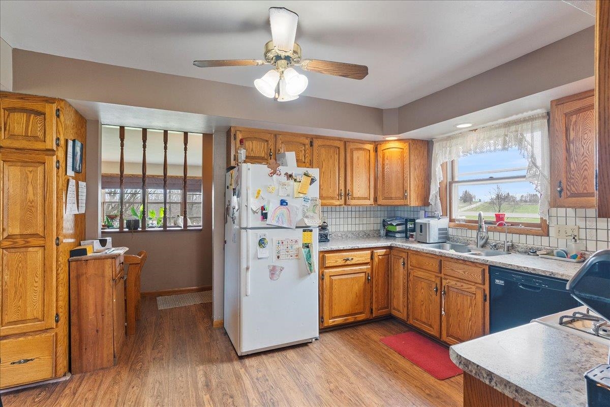 912 S 3RD AVENUE, Edgar, Wisconsin 54426, 4 Bedrooms Bedrooms, ,3 BathroomsBathrooms,Residential,For Sale,912 S 3RD AVENUE,22501967