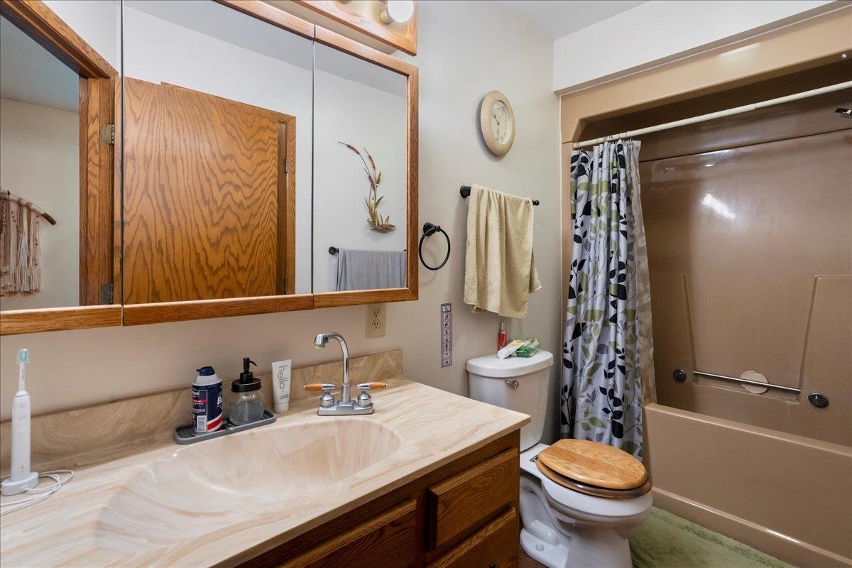 912 S 3RD AVENUE, Edgar, Wisconsin 54426, 4 Bedrooms Bedrooms, ,3 BathroomsBathrooms,Residential,For Sale,912 S 3RD AVENUE,22501967