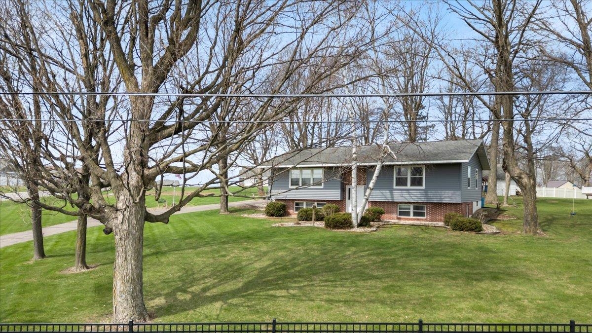 912 S 3RD AVENUE, Edgar, Wisconsin 54426, 4 Bedrooms Bedrooms, ,3 BathroomsBathrooms,Residential,For Sale,912 S 3RD AVENUE,22501967