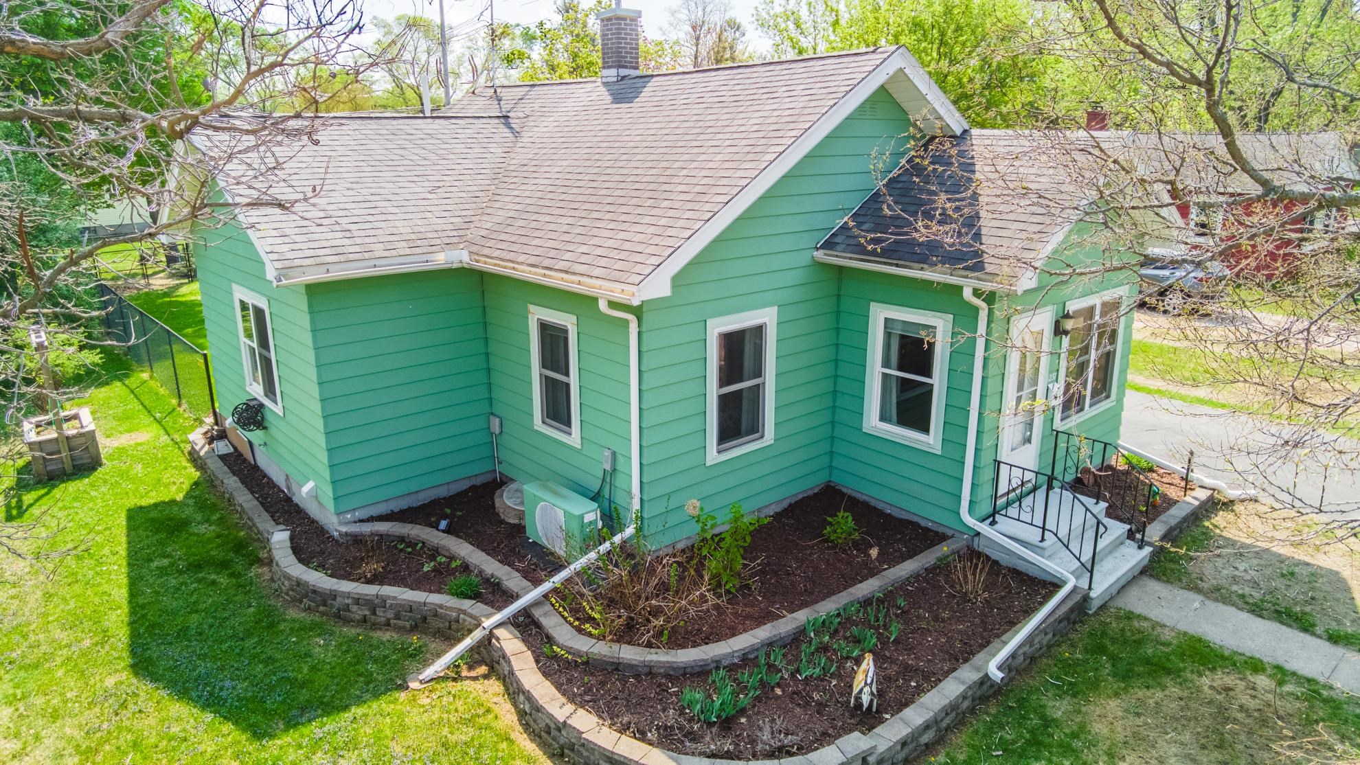 1237 S 6TH AVENUE, Wausau, Wisconsin 54401, 2 Bedrooms Bedrooms, ,2 BathroomsBathrooms,Residential,For Sale,1237 S 6TH AVENUE,22501984