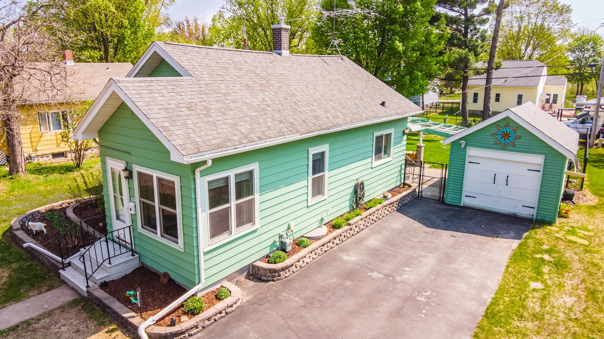 1237 S 6TH AVENUE, Wausau, Wisconsin 54401, 2 Bedrooms Bedrooms, ,2 BathroomsBathrooms,Residential,For Sale,1237 S 6TH AVENUE,22501984