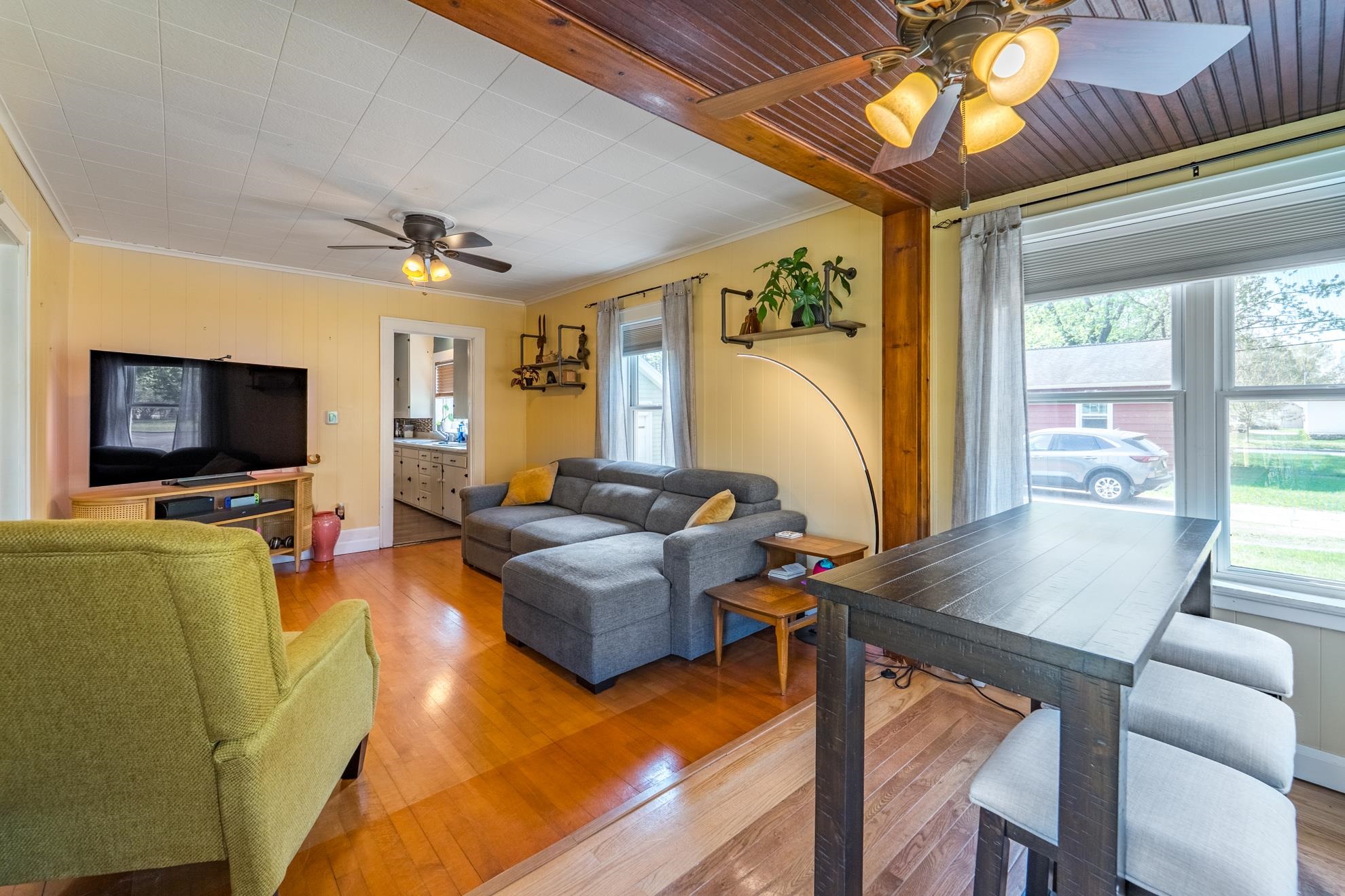 1237 S 6TH AVENUE, Wausau, Wisconsin 54401, 2 Bedrooms Bedrooms, ,2 BathroomsBathrooms,Residential,For Sale,1237 S 6TH AVENUE,22501984