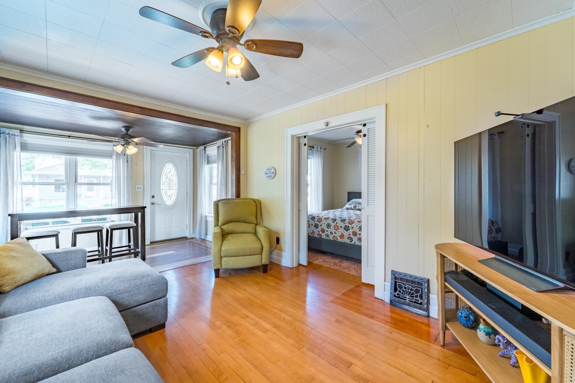 1237 S 6TH AVENUE, Wausau, Wisconsin 54401, 2 Bedrooms Bedrooms, ,2 BathroomsBathrooms,Residential,For Sale,1237 S 6TH AVENUE,22501984