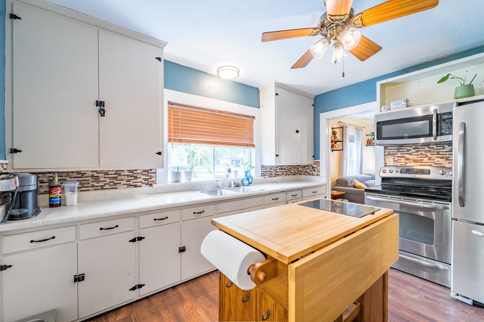 1237 S 6TH AVENUE, Wausau, Wisconsin 54401, 2 Bedrooms Bedrooms, ,2 BathroomsBathrooms,Residential,For Sale,1237 S 6TH AVENUE,22501984