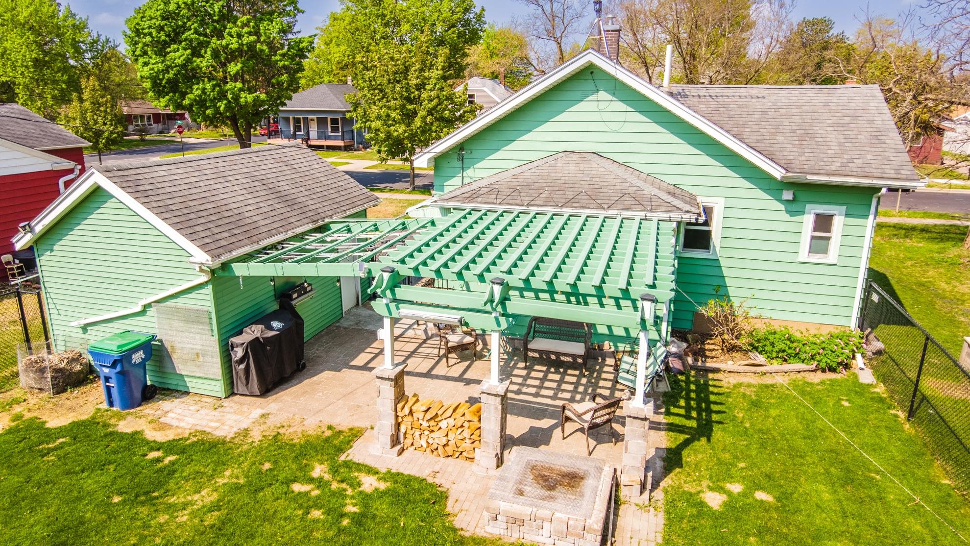 1237 S 6TH AVENUE, Wausau, Wisconsin 54401, 2 Bedrooms Bedrooms, ,2 BathroomsBathrooms,Residential,For Sale,1237 S 6TH AVENUE,22501984