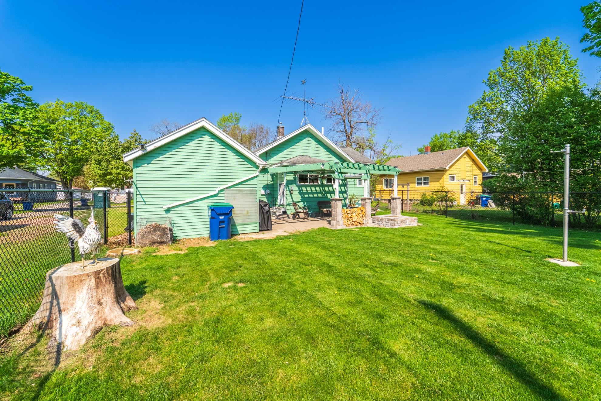 1237 S 6TH AVENUE, Wausau, Wisconsin 54401, 2 Bedrooms Bedrooms, ,2 BathroomsBathrooms,Residential,For Sale,1237 S 6TH AVENUE,22501984