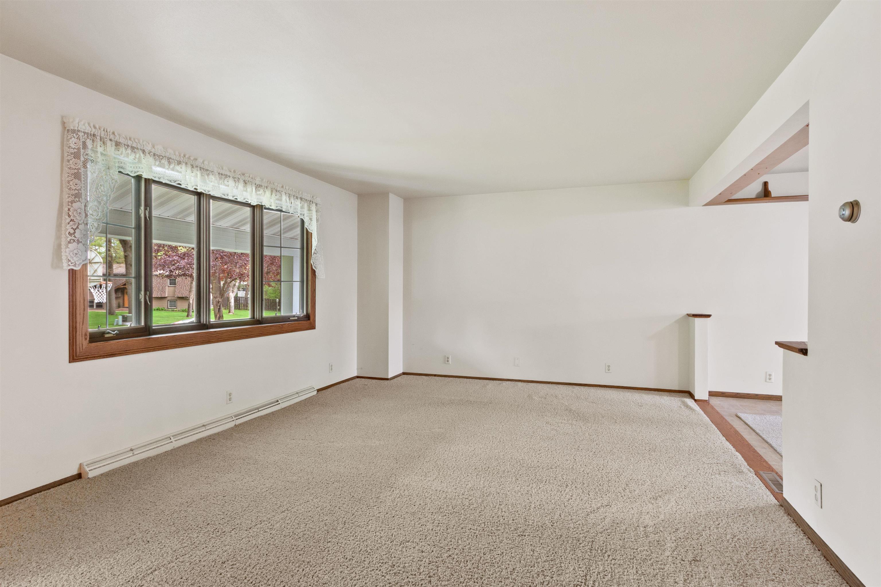 6530 WAZEECHA RIDGE COURT, Wisconsin Rapids, Wisconsin 54494, 4 Bedrooms Bedrooms, ,2 BathroomsBathrooms,Residential,For Sale,6530 WAZEECHA RIDGE COURT,22501989