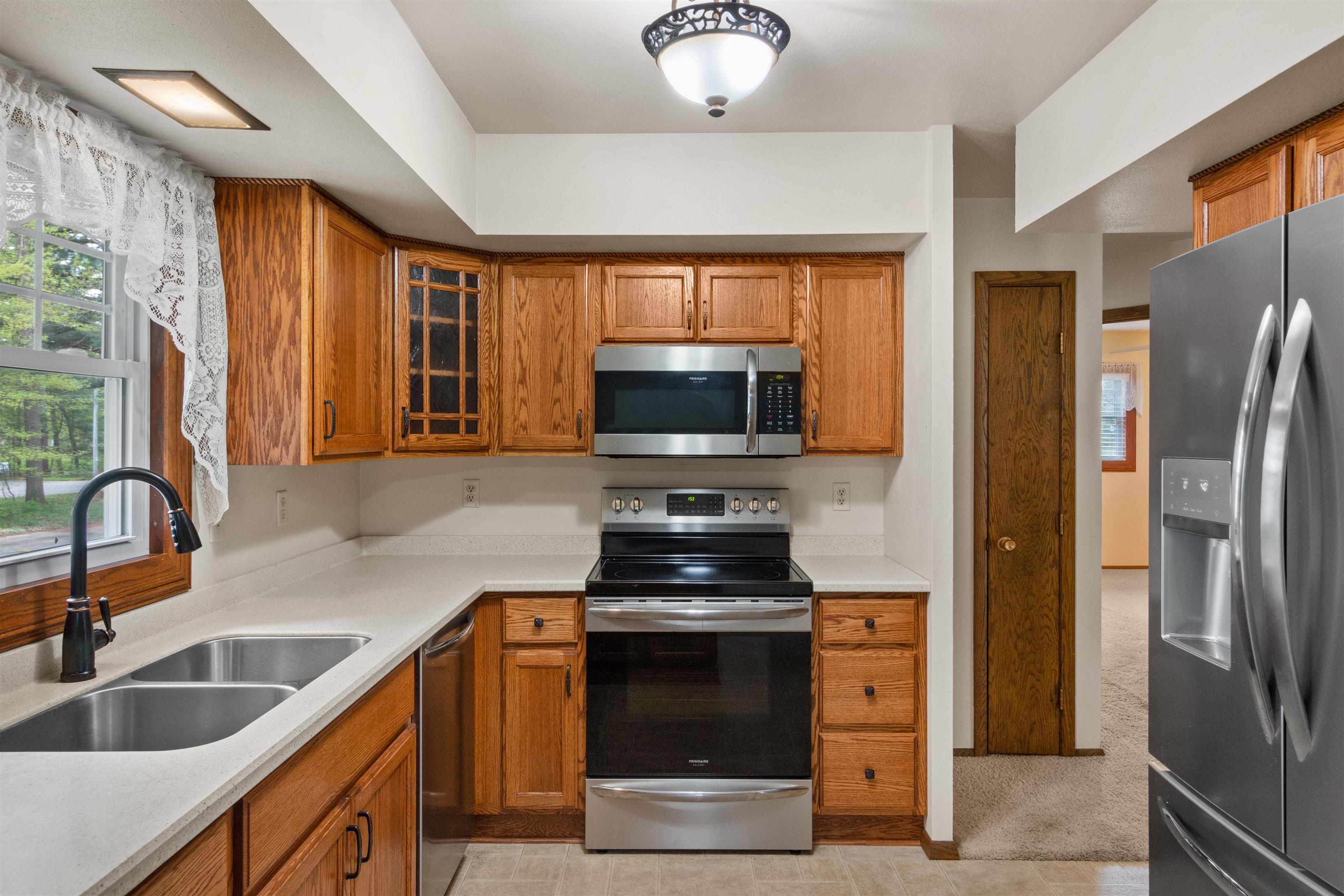 6530 WAZEECHA RIDGE COURT, Wisconsin Rapids, Wisconsin 54494, 4 Bedrooms Bedrooms, ,2 BathroomsBathrooms,Residential,For Sale,6530 WAZEECHA RIDGE COURT,22501989