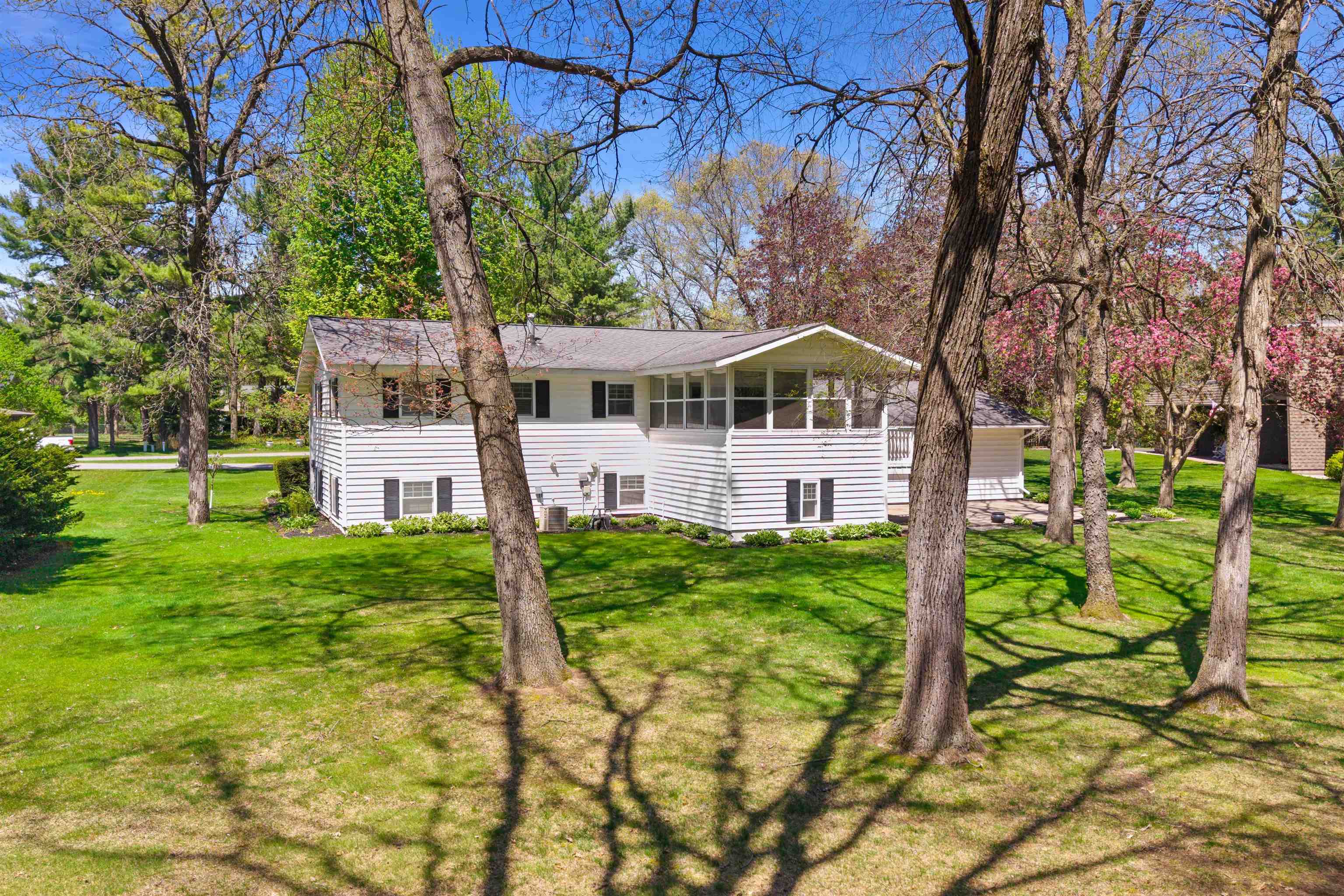 6530 WAZEECHA RIDGE COURT, Wisconsin Rapids, Wisconsin 54494, 4 Bedrooms Bedrooms, ,2 BathroomsBathrooms,Residential,For Sale,6530 WAZEECHA RIDGE COURT,22501989