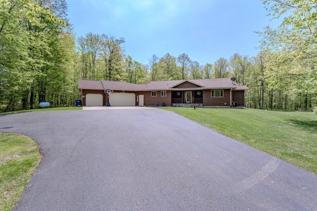 165657 WESTON AVENUE, Ringle, Wisconsin 54471, 3 Bedrooms Bedrooms, ,3 BathroomsBathrooms,Residential,For Sale,165657 WESTON AVENUE,22501991