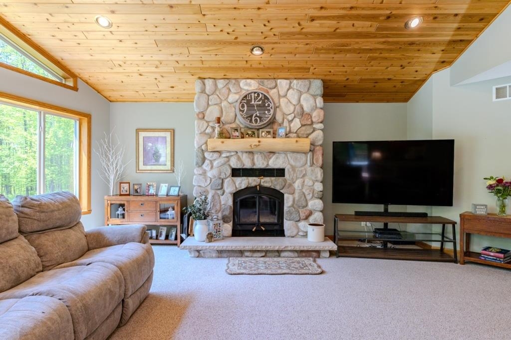 165657 WESTON AVENUE, Ringle, Wisconsin 54471, 3 Bedrooms Bedrooms, ,3 BathroomsBathrooms,Residential,For Sale,165657 WESTON AVENUE,22501991