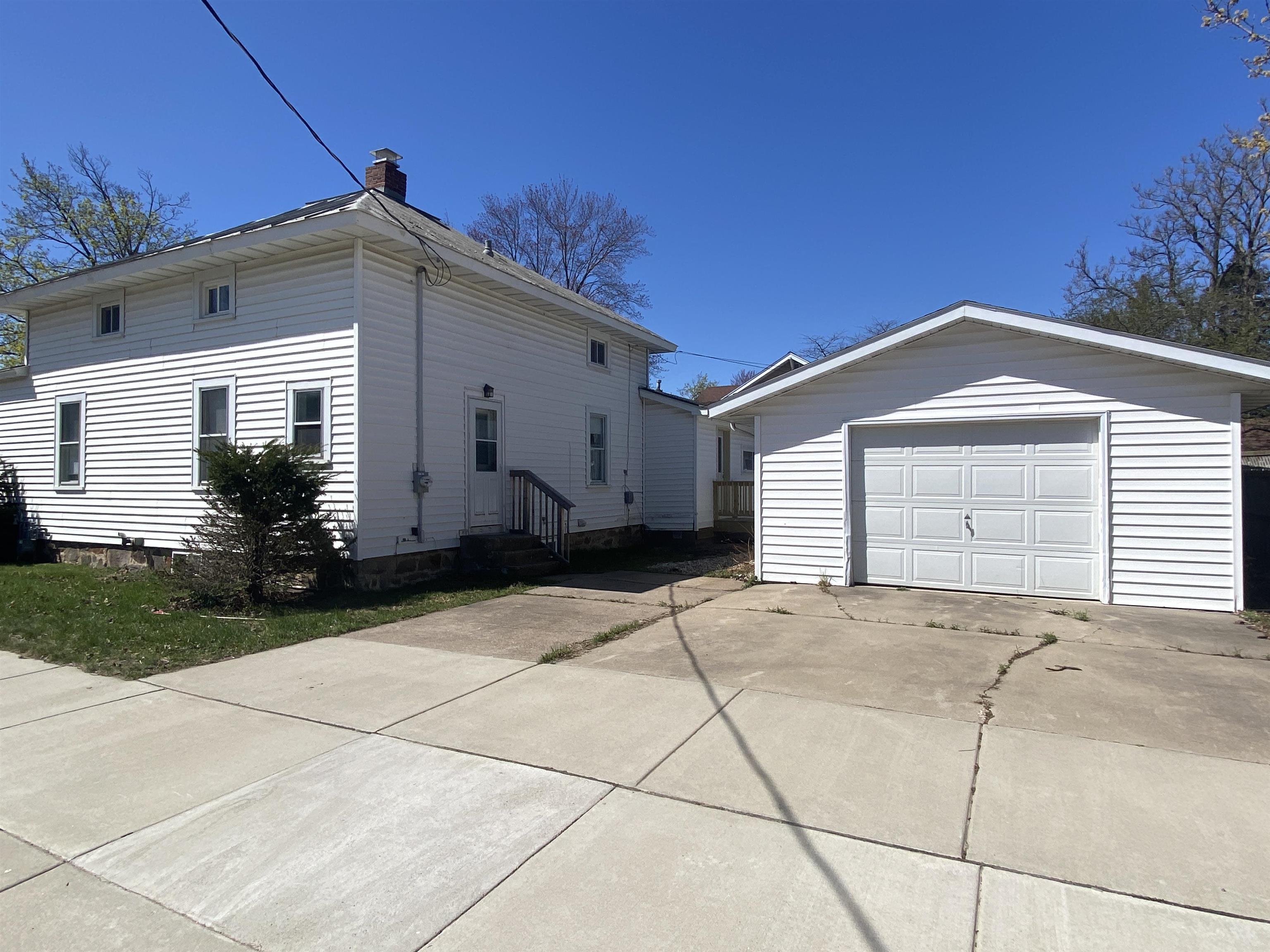 1026 FOURTH AVENUE, Stevens Point, Wisconsin 54481, 3 Bedrooms Bedrooms, ,2 BathroomsBathrooms,Residential,For Sale,1026 FOURTH AVENUE,22501994