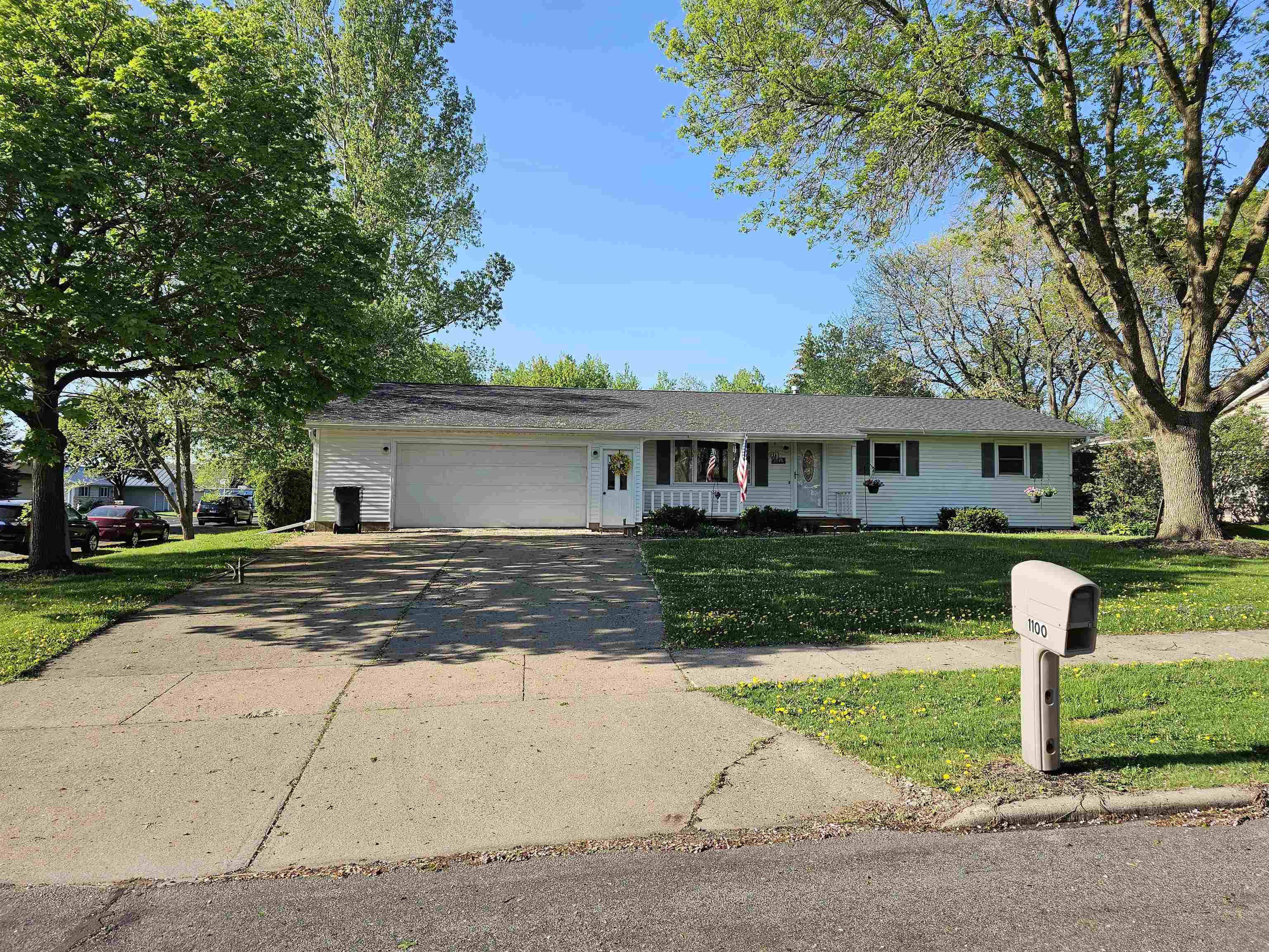 1100 W 17TH STREET, Marshfield, Wisconsin 54449, 3 Bedrooms Bedrooms, ,1 BathroomBathrooms,Residential,For Sale,1100 W 17TH STREET,22502002