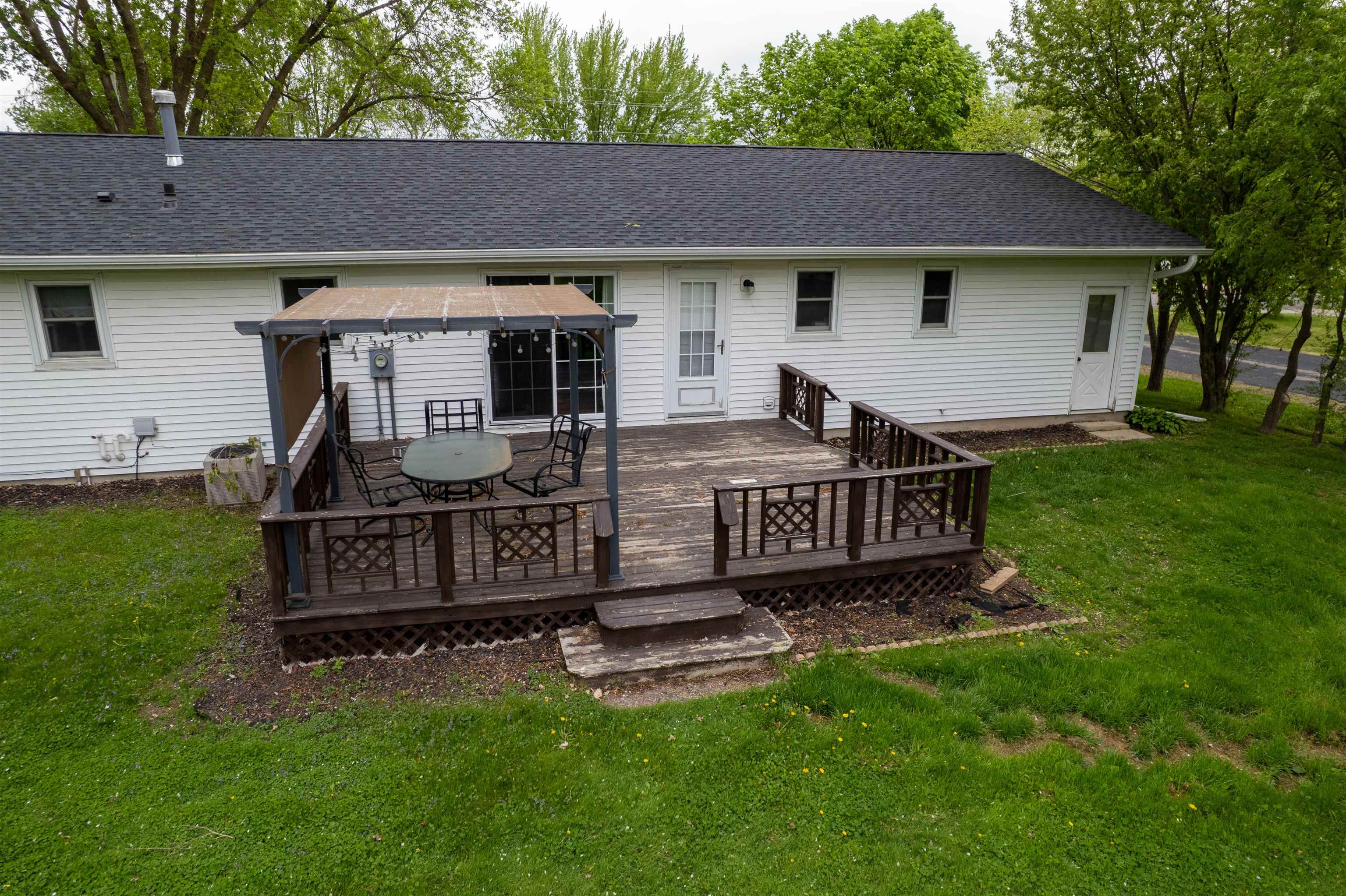 1100 W 17TH STREET, Marshfield, Wisconsin 54449, 3 Bedrooms Bedrooms, ,1 BathroomBathrooms,Residential,For Sale,1100 W 17TH STREET,22502002